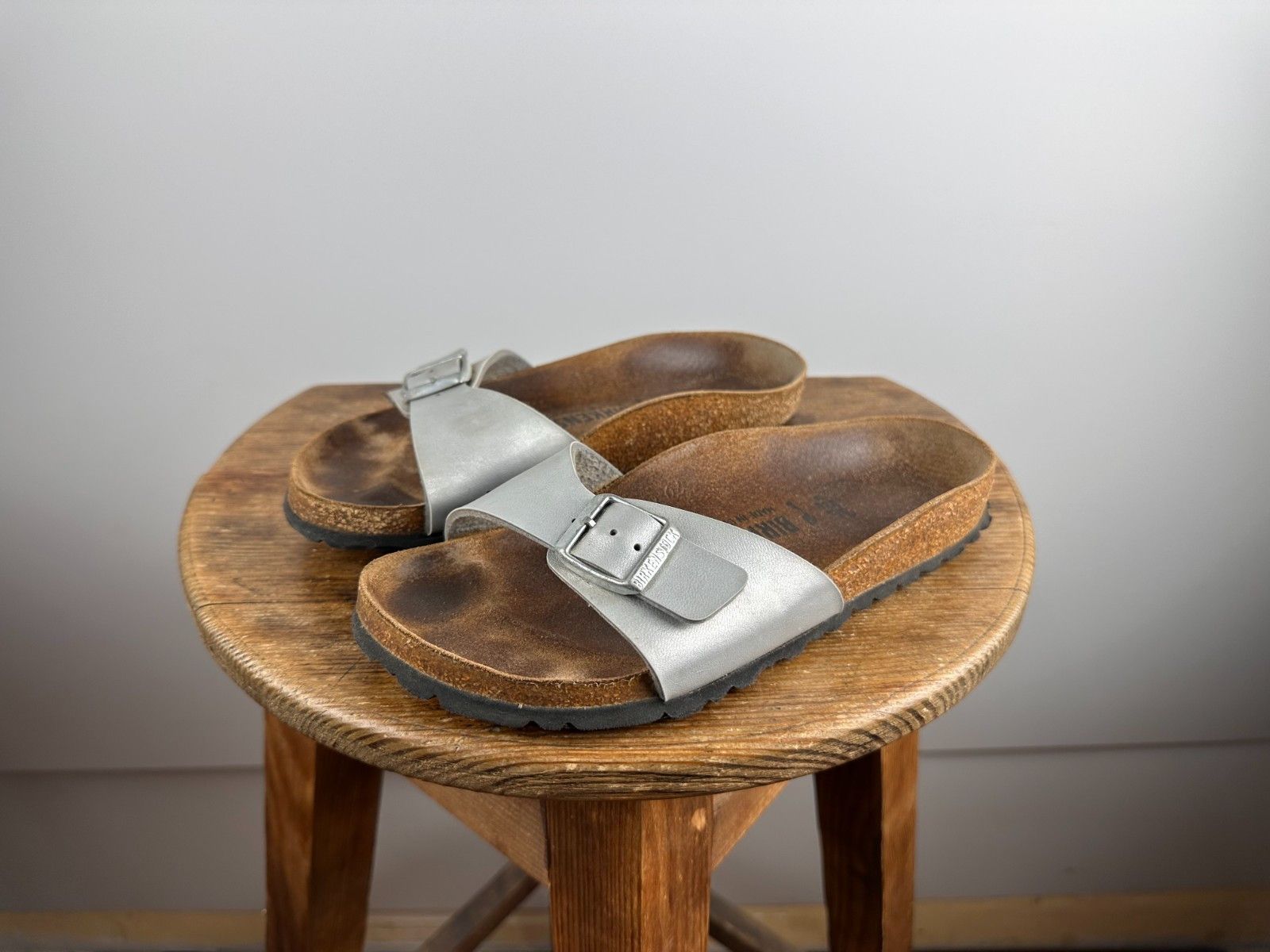 Birkenstock Birkenstock Women's Madrid Silver Slide Sandals EU 36 23 cm Size US 6 / IT 36 - 1 Thumbnail