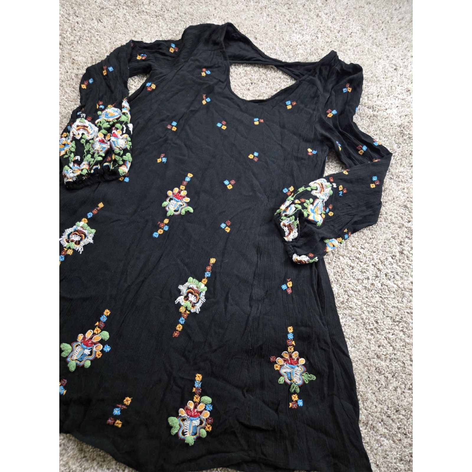 Free People VINTAGE Free People Oxford Shift Dress Small Black Embroidered Long Sleeve Floral Tunic Size S / US 4 / IT 40 - 2 Thumbnail