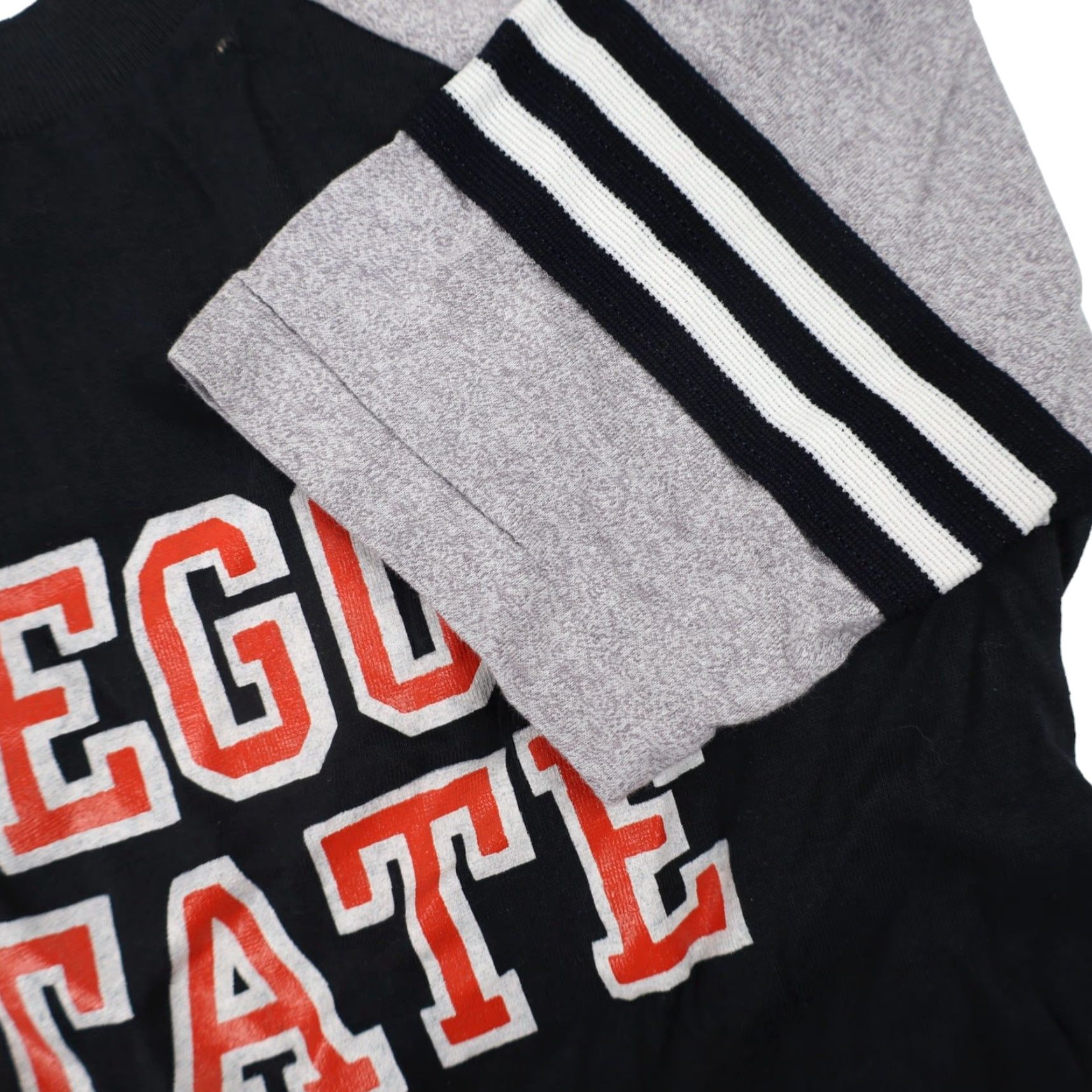 Vintage VINTAGE Oregon State College Mens T Shirt Black Small Graphic Spellout Shirt Mens Black Boys Girls Womens Mens Size US S / EU 44-46 / 1 - 5 Thumbnail