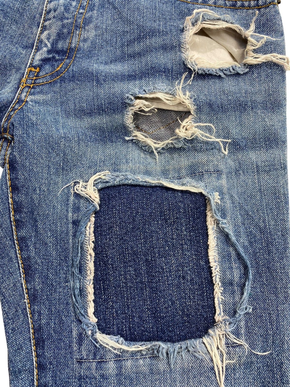 Japanese Brand Japanese Brand Blue Wash Distress Patch Style Flare Jeans Size US 30 / EU 46 - 14 Thumbnail