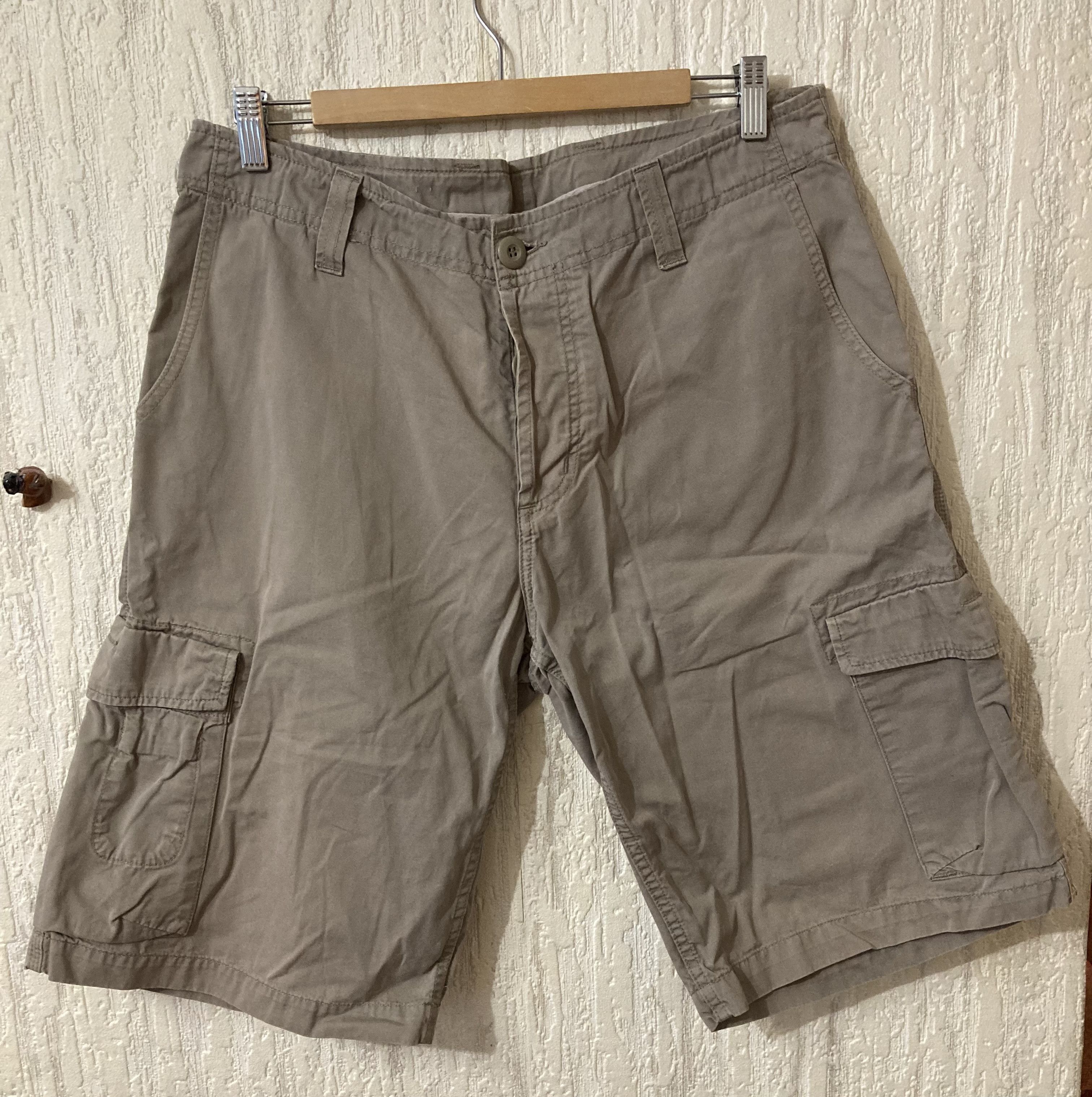 Carhartt × Vintage Vintage Carhartt Thrift Bermuda Khaki Cargo Shorts Size US 33 - 9 Thumbnail
