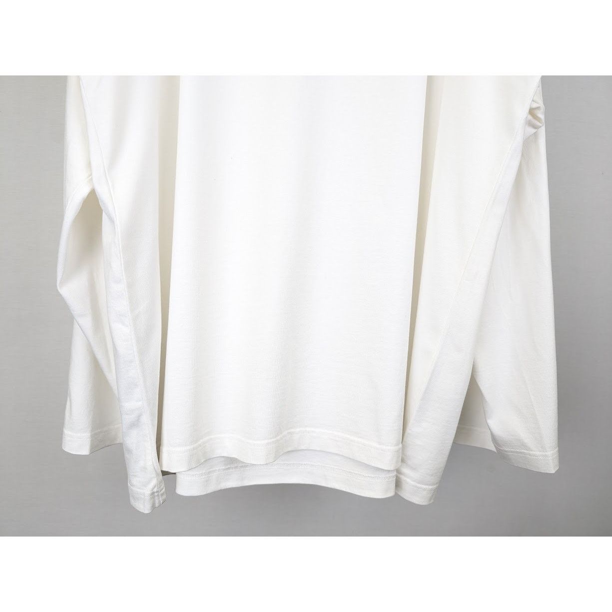 Balenciaga o1rshd1 Q:2 / Oversize Long Sleeve T-Shirt in White Size US XL / EU 56 / 4 - 10 Thumbnail