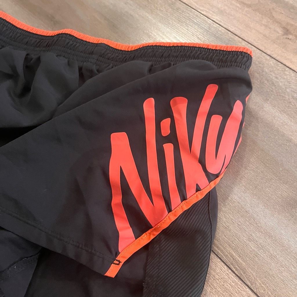 Nike Nike Black Athletic Workout Shorts Women Small Bin J-0 Size 26" / US 2 / IT 38 - 2 Thumbnail