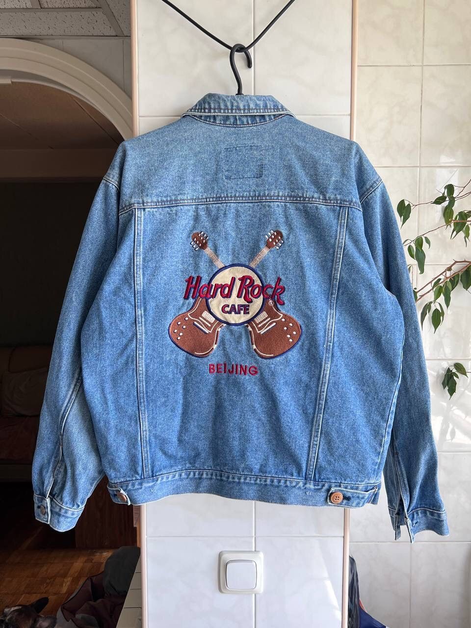 Vintage Vintage 1990s Hard Rock Cafe Beijing China Denim Jacket S Size US S / EU 44-46 / 1 - 2 Thumbnail