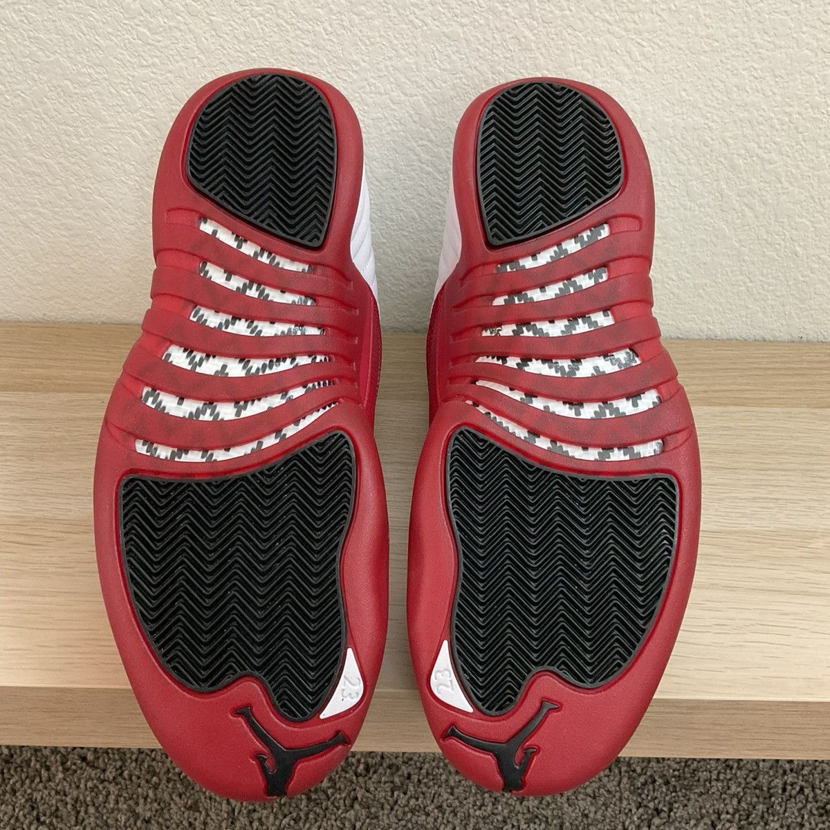 Nike Jordan 12 Retro Size US 11.5 / EU 44-45 - 5 Thumbnail