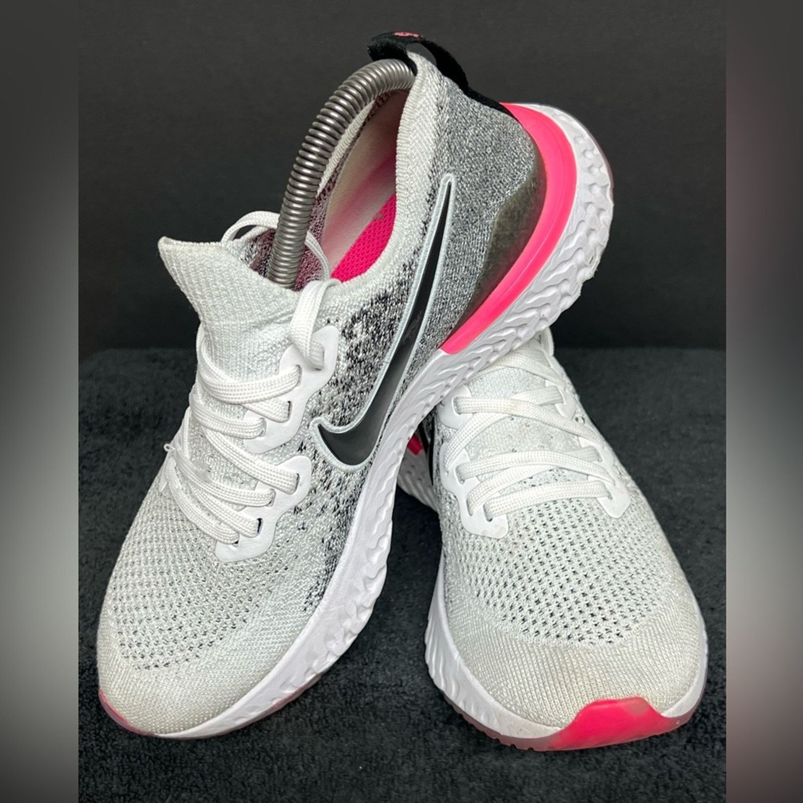 Nike Nike Epic React Flyknit 2 Women's Running Shoes White Oreo Size US 8 / IT 38 - 2 Thumbnail