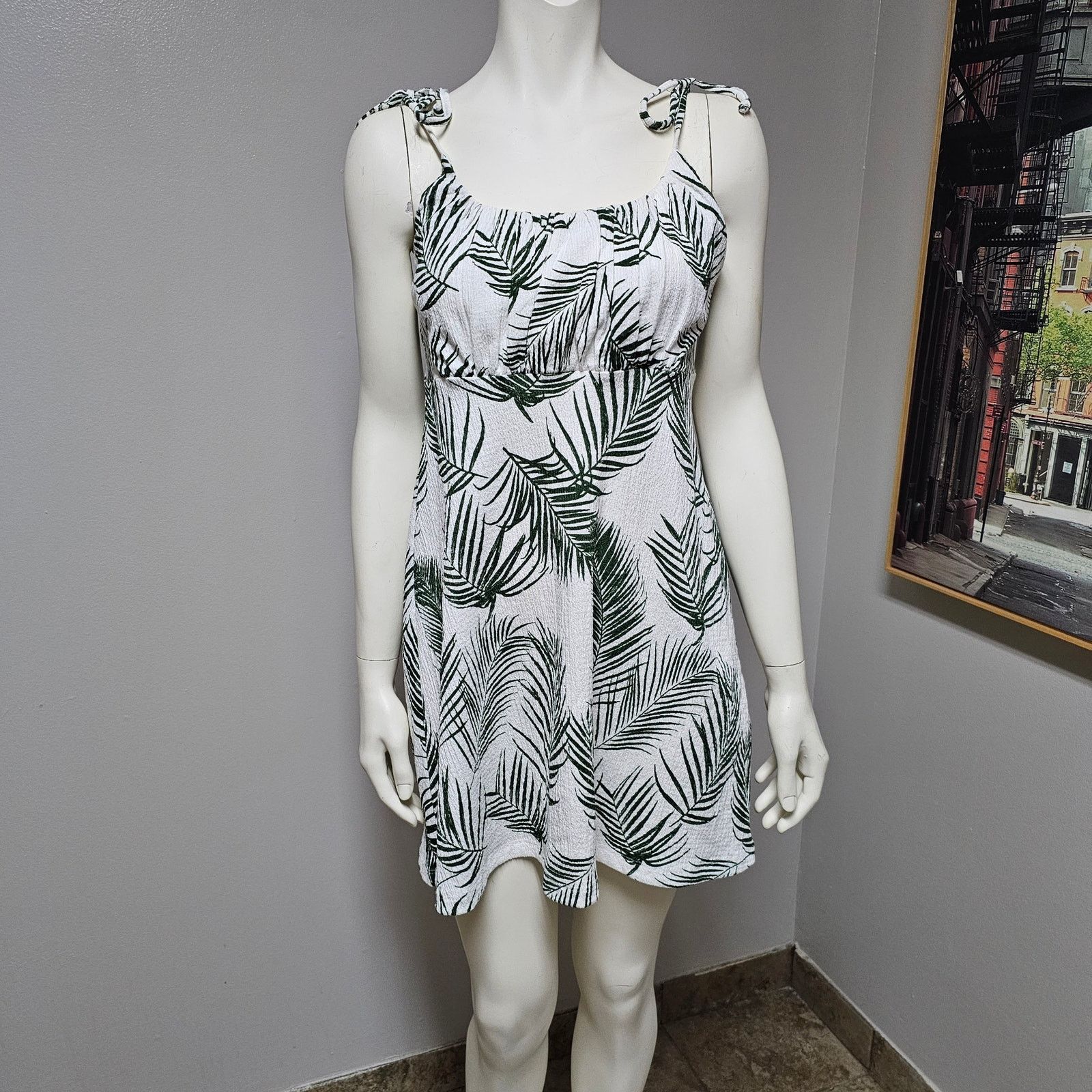 Topshop TopShop Mini Sundress Palm Leaf Pattern Tie Straps Size 8 Size M / US 6-8 / IT 42-44 - 1 Thumbnail