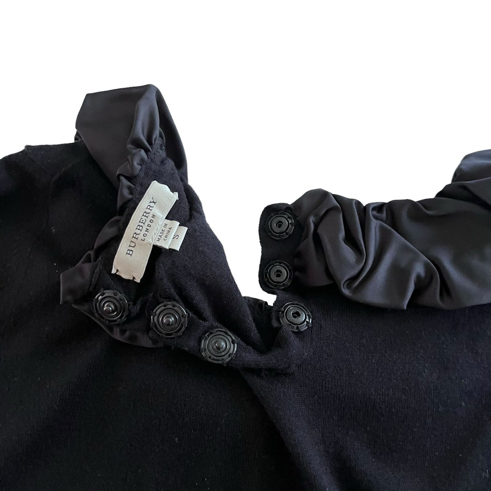 Burberry Burberry London Black Cashmere Satin Ruffle Collar Sweater Size S / US 4 / IT 40 - 5 Thumbnail