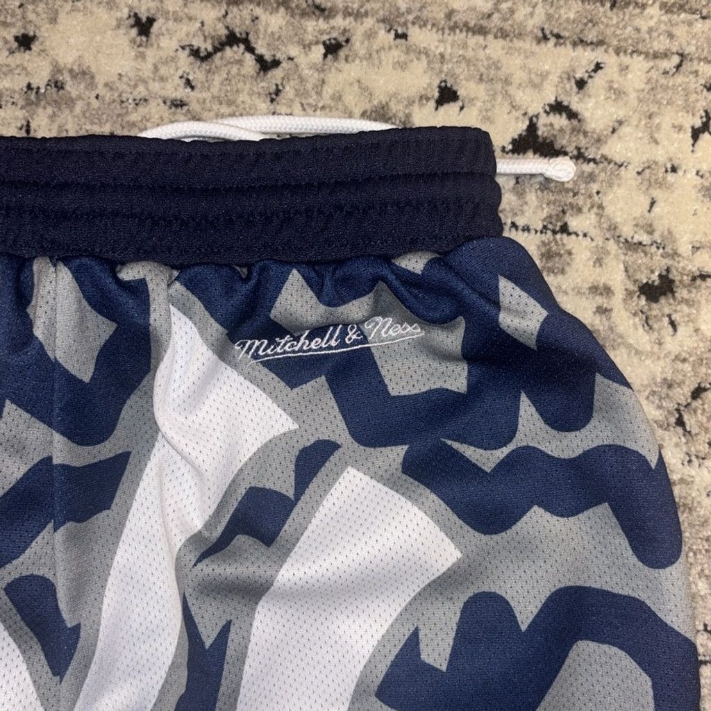 Mitchell & Ness New York Yankees Mitchell & Ness Short Sz Medium 8' Inseam Size US 32 / EU 48 - 5 Thumbnail