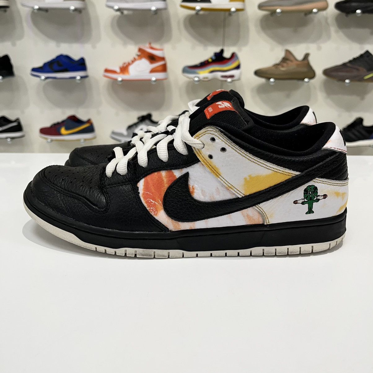 Nike SB Nike SB Dunk Low Raygun Tie-Dye Black Size US 10 / EU 43 - 3 Thumbnail