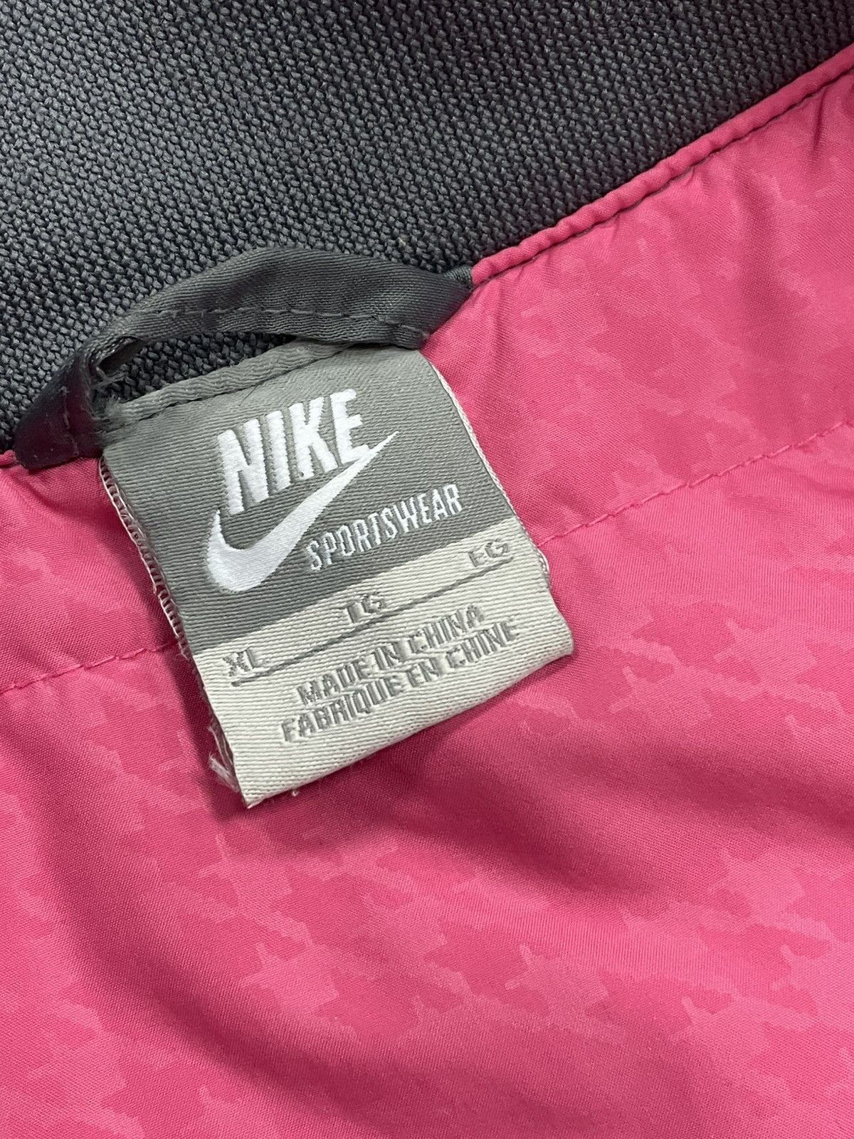 Nike Vintage Nike NSW Satin Bomber Jacket Size US XL / EU 56 / 4 - 7 Thumbnail