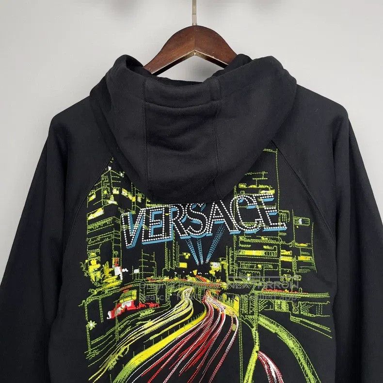 Versace Versace Heavy industry embroidered letter logo sweatshirt Size US M / EU 48-50 / 2 - 6 Thumbnail