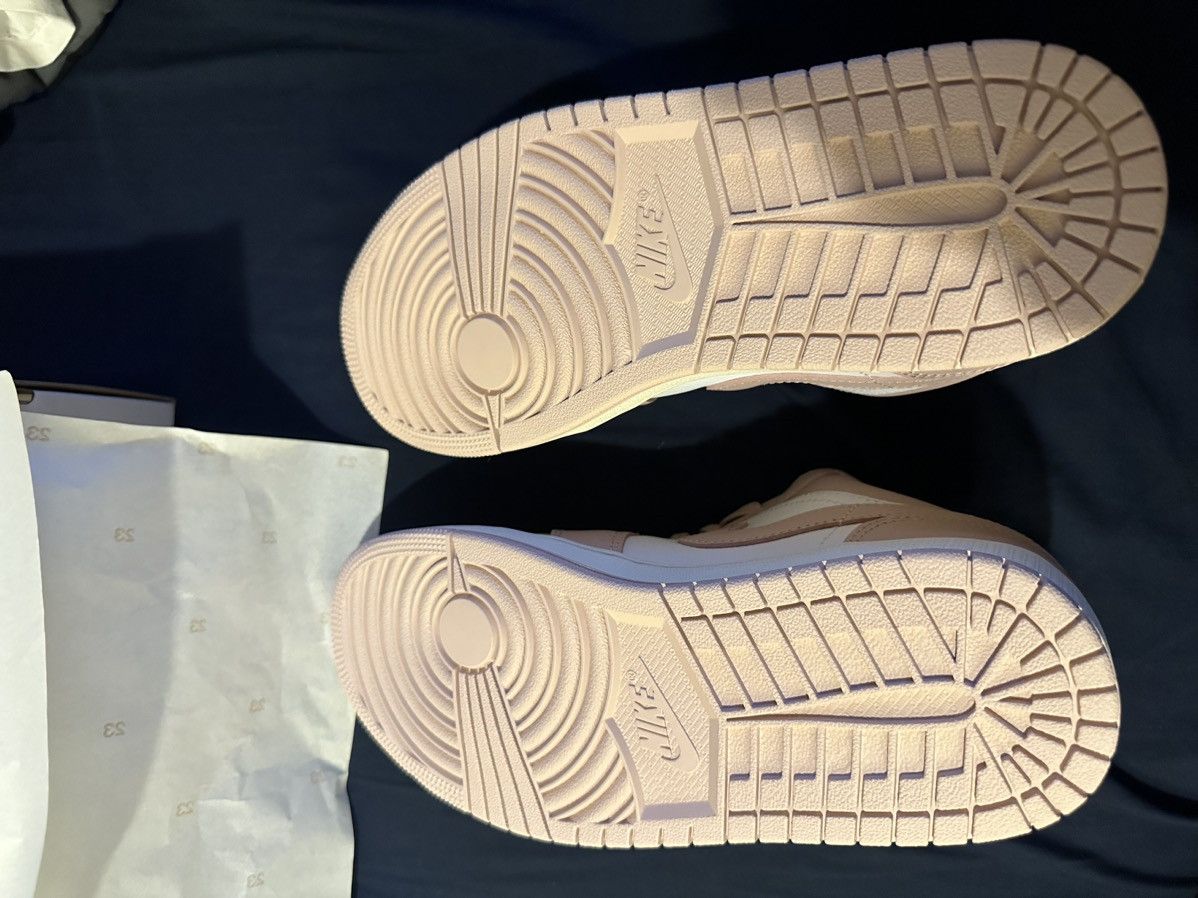 Nike Women’s Jordan 1 Low Size US 9.5 / IT 39.5 - 5 Thumbnail