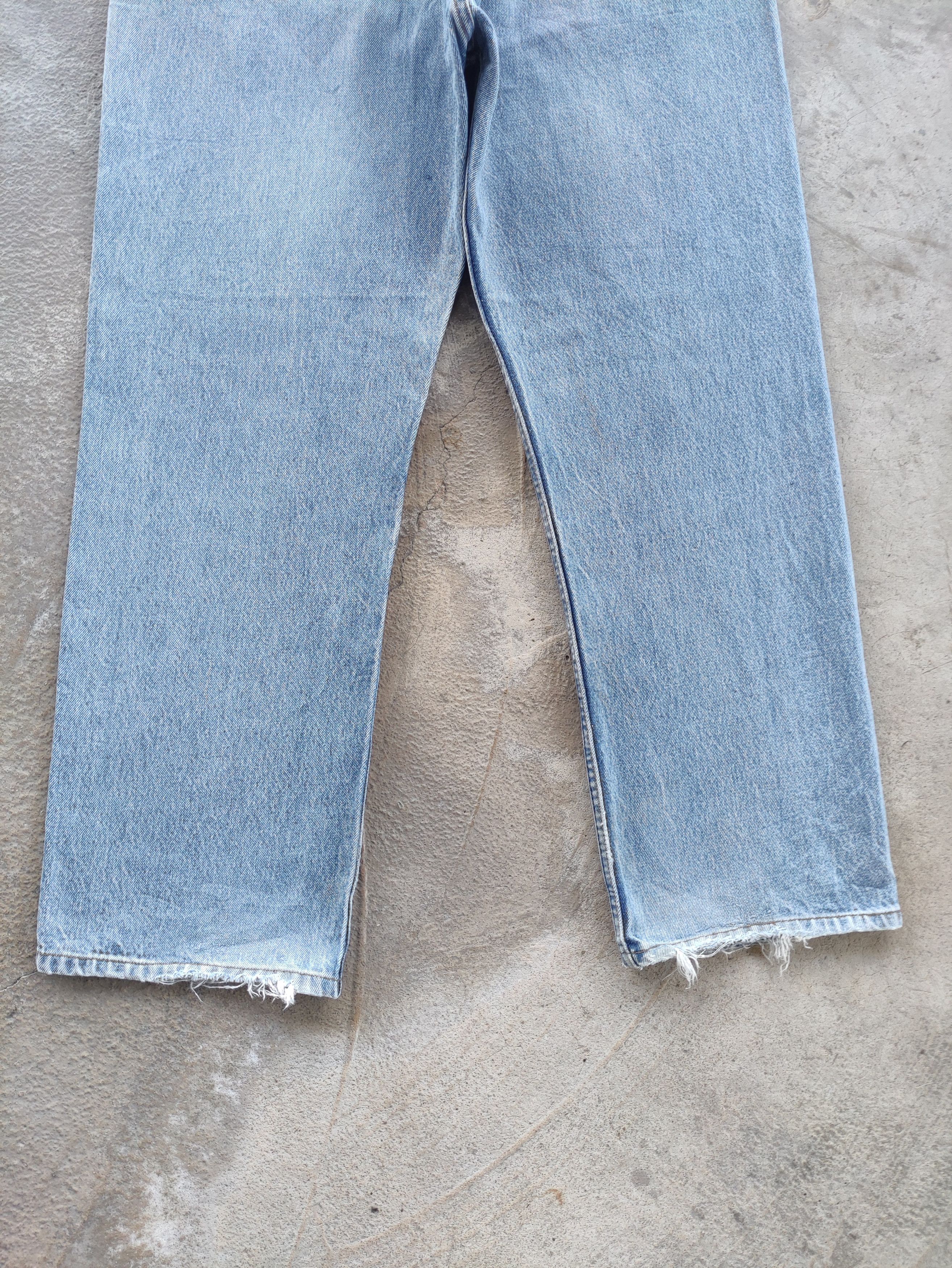 Levi's Vintage Levis Button Jean Distressed Faded Denim Size US 37 - 12 Thumbnail