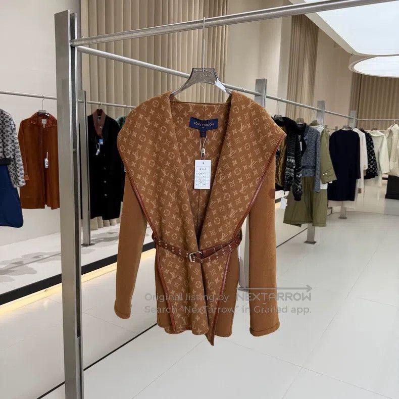 Louis Vuitton Louis Vuitton Brown belt cropped bathrobe coat Size XXS / US 00 / IT 34 - 1 Thumbnail
