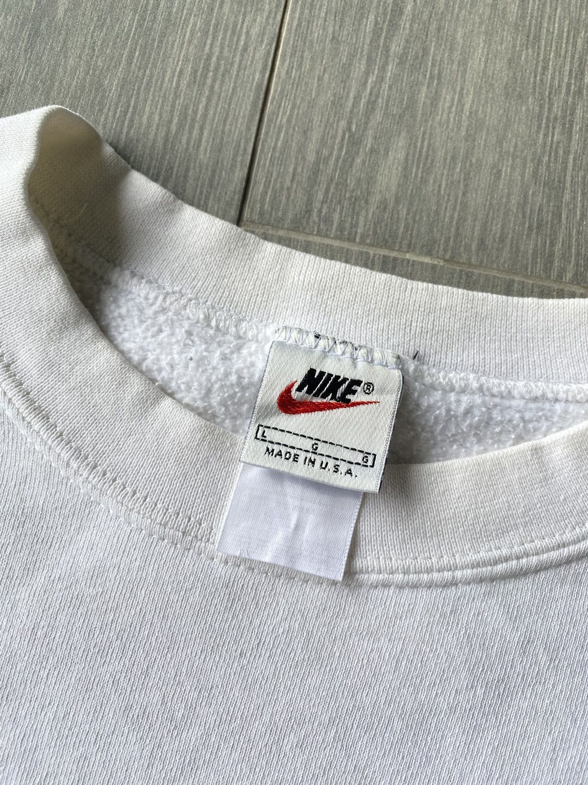 Nike × Vintage Vintage 90’s Nike Spell Out Embroidered Crewneck Sweatshirt Size US L / EU 52-54 / 3 - 6 Thumbnail