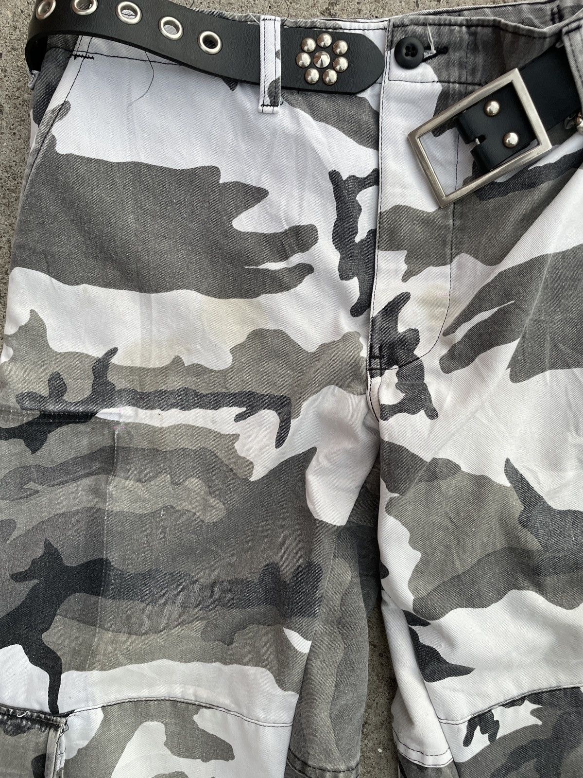 Other Reworked Snow Camo Shorts Size US 35 - 5 Thumbnail