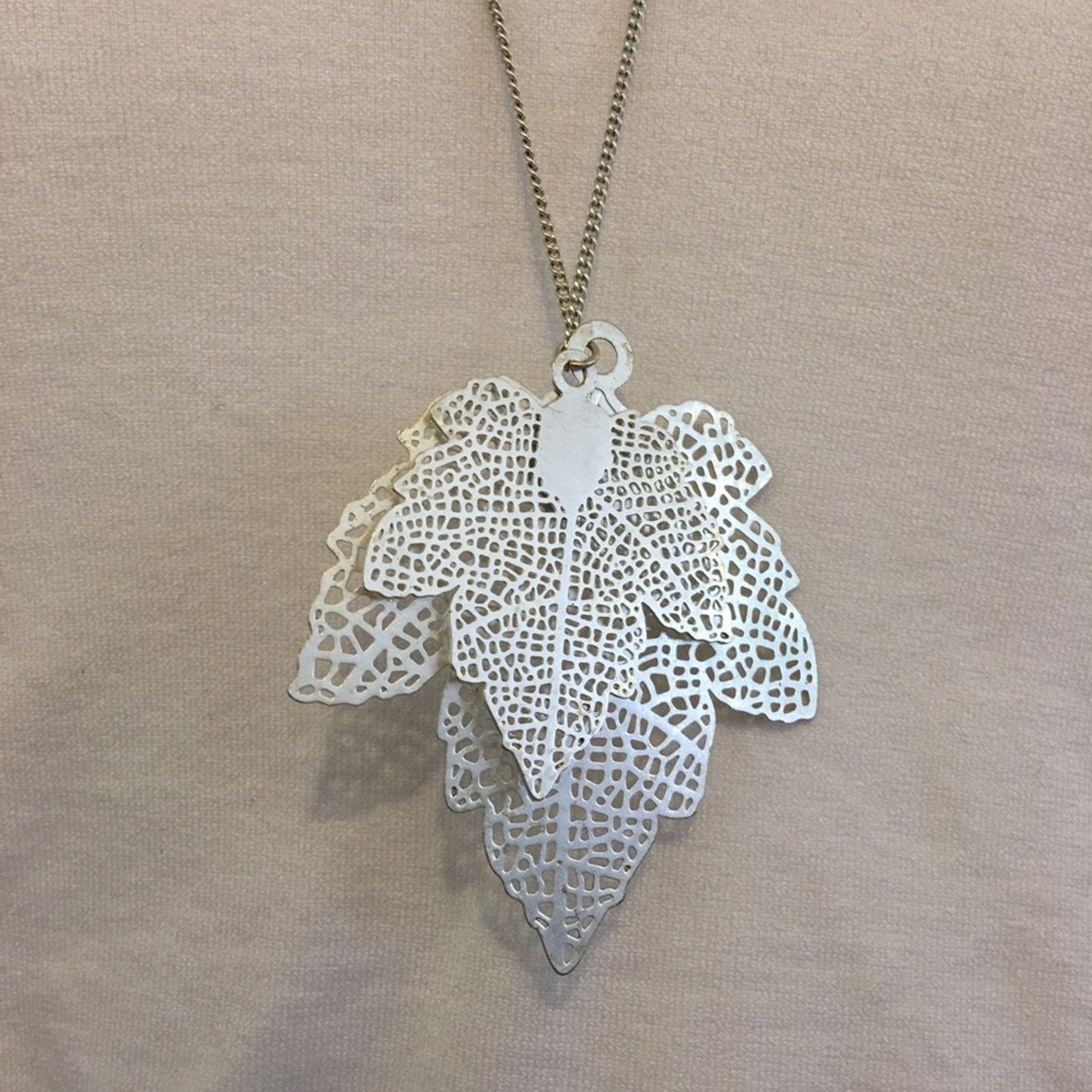 Jewelry Silver tone double maple leaf necklace Size ONE SIZE - 4 Thumbnail