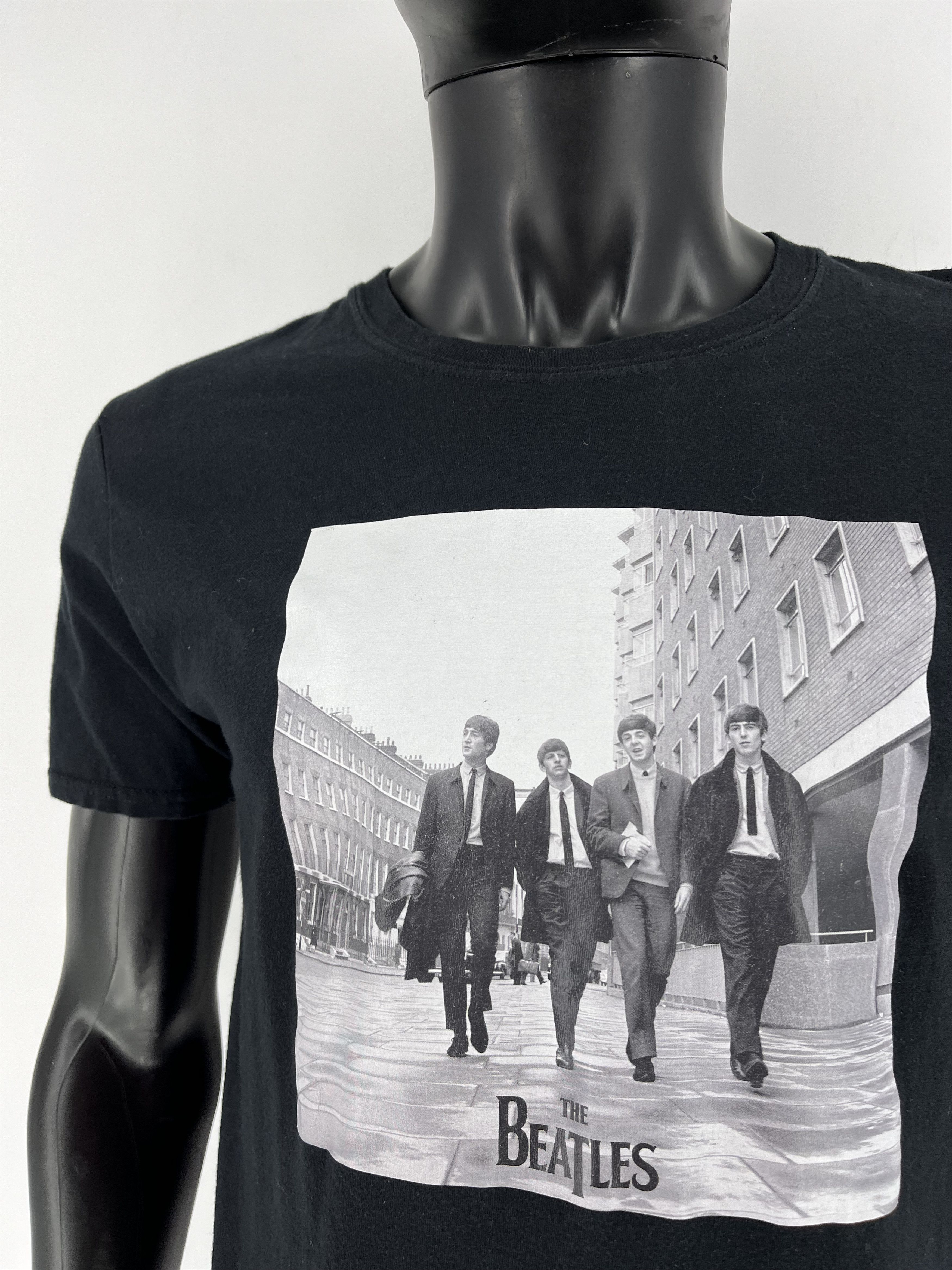 Band Tees Vintage Y2K The Beatles Submarine Thrashed Rock Streetwear Size US M / EU 48-50 / 2 - 6 Thumbnail
