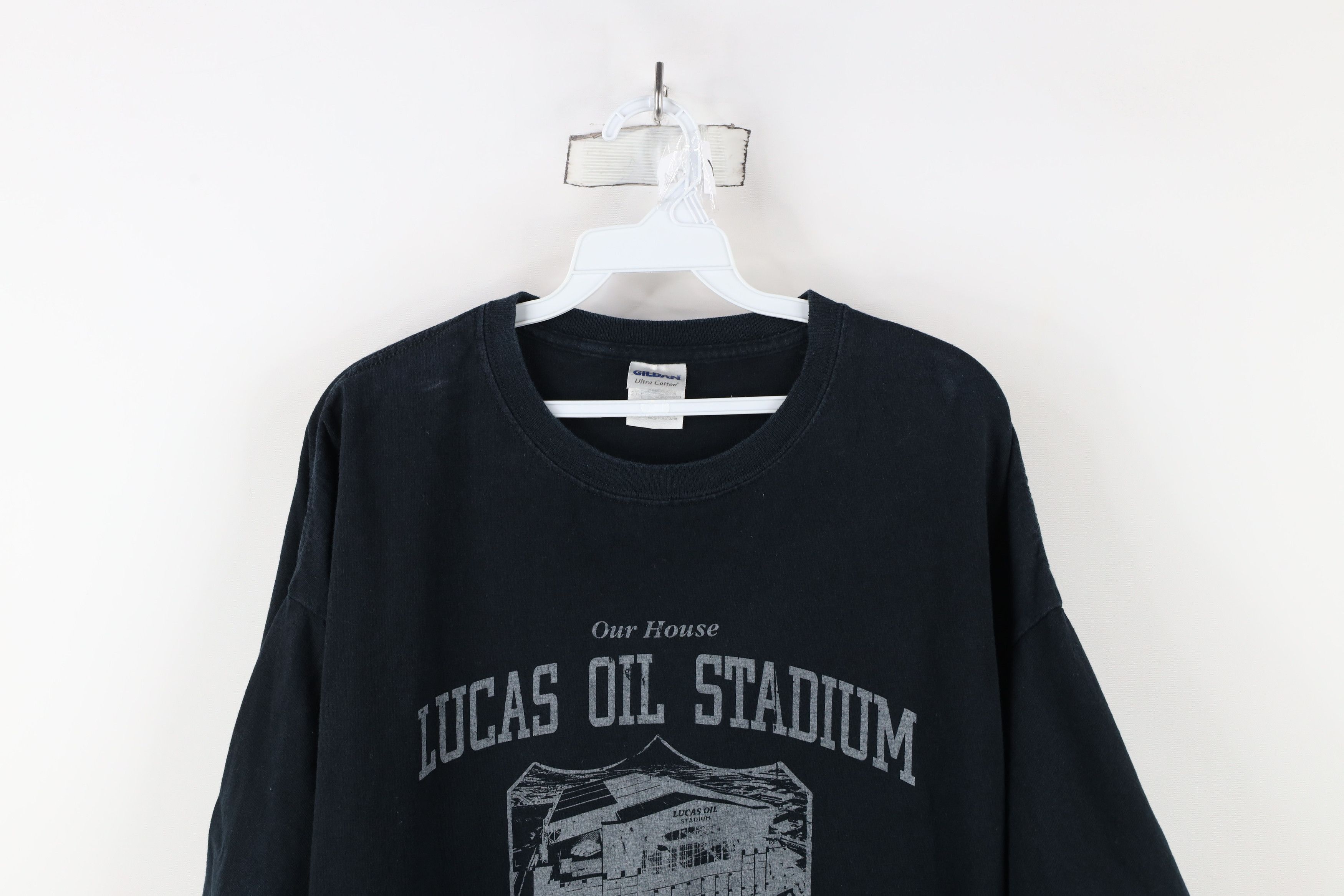 Vintage Vintage Y2K Indianapolis Lucas Oil Stadium Football T-Shirt Size US XXL / EU 58 / 5 - 2 Thumbnail