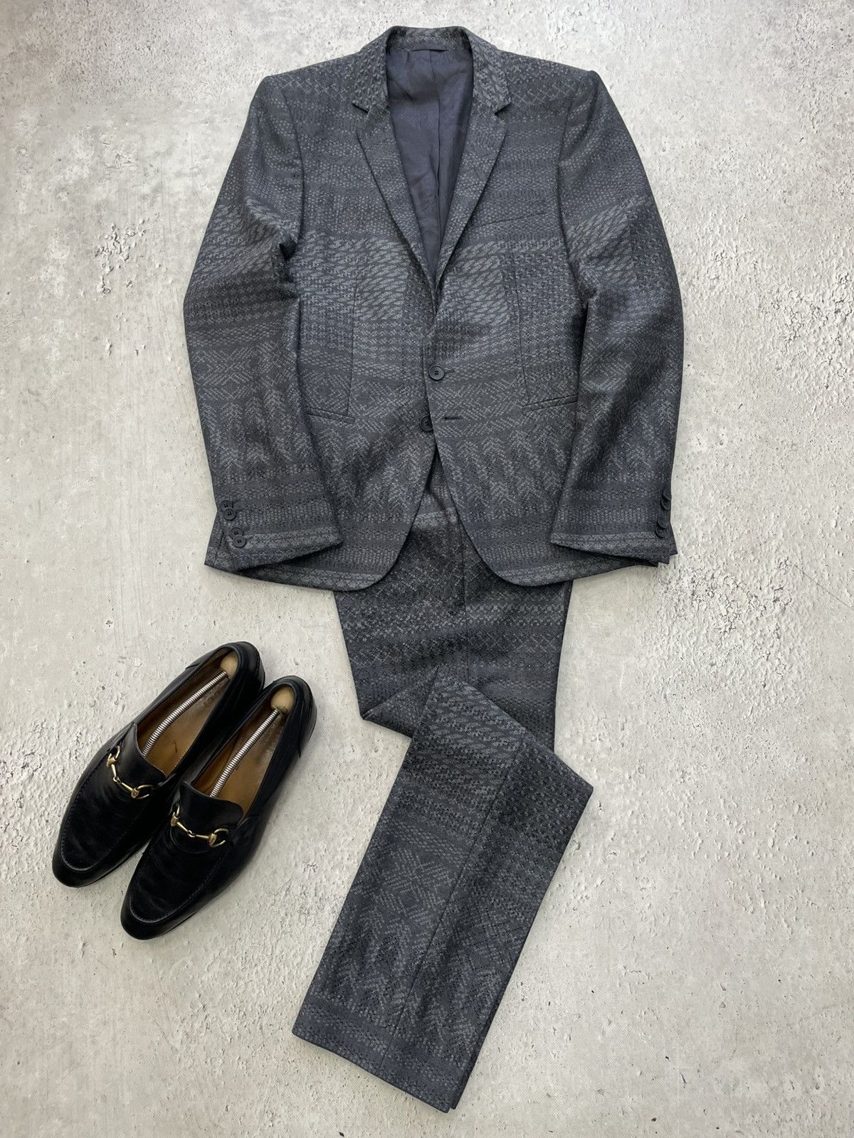 Hugo Hugo Boss wool man classic suit Size 38R - 1 Thumbnail