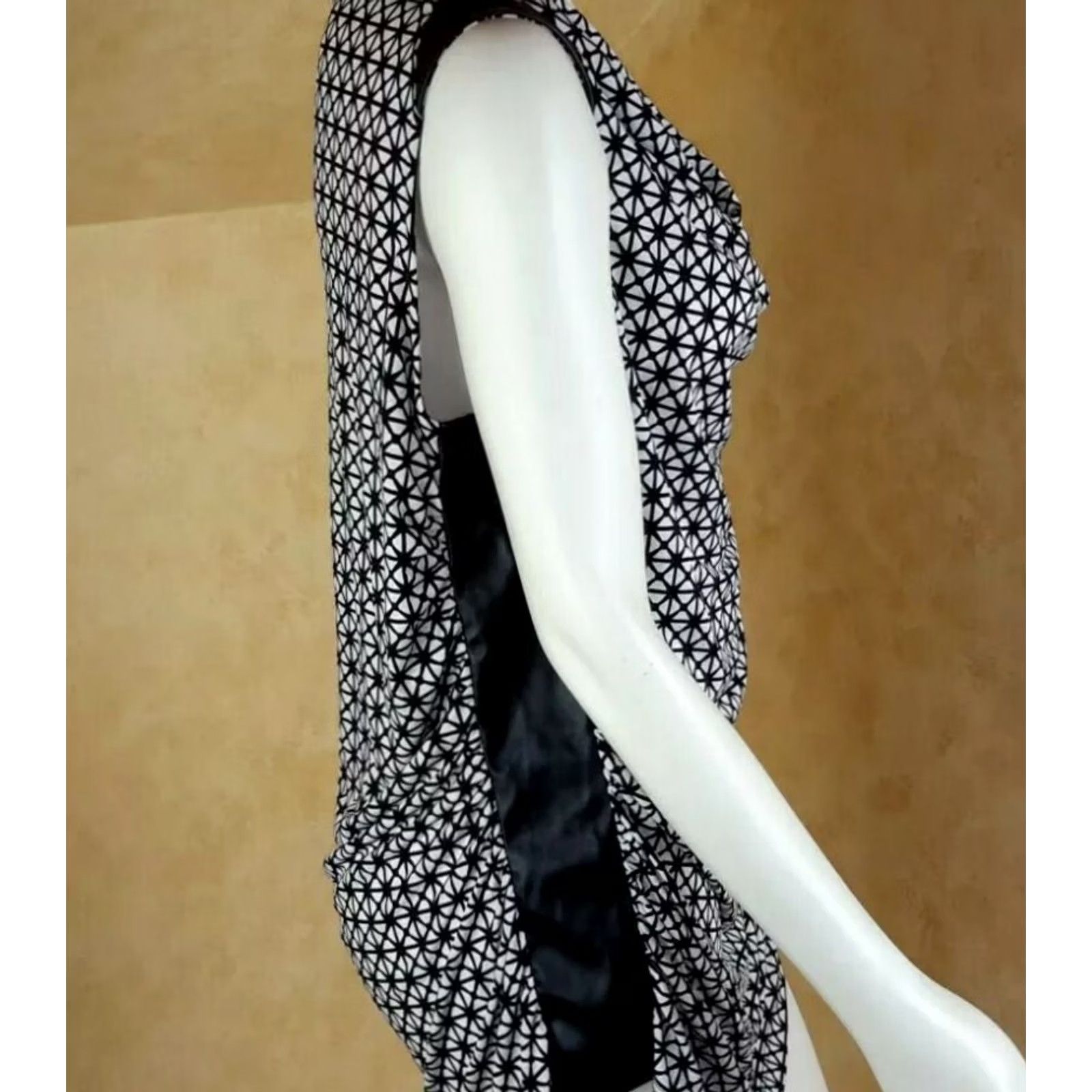 Worthington Worthington top Womens 2X Black/White sleeveless cowl neck ruched NWT Blouse Size XXL / US 16-18 / IT 52-54 - 3 Thumbnail