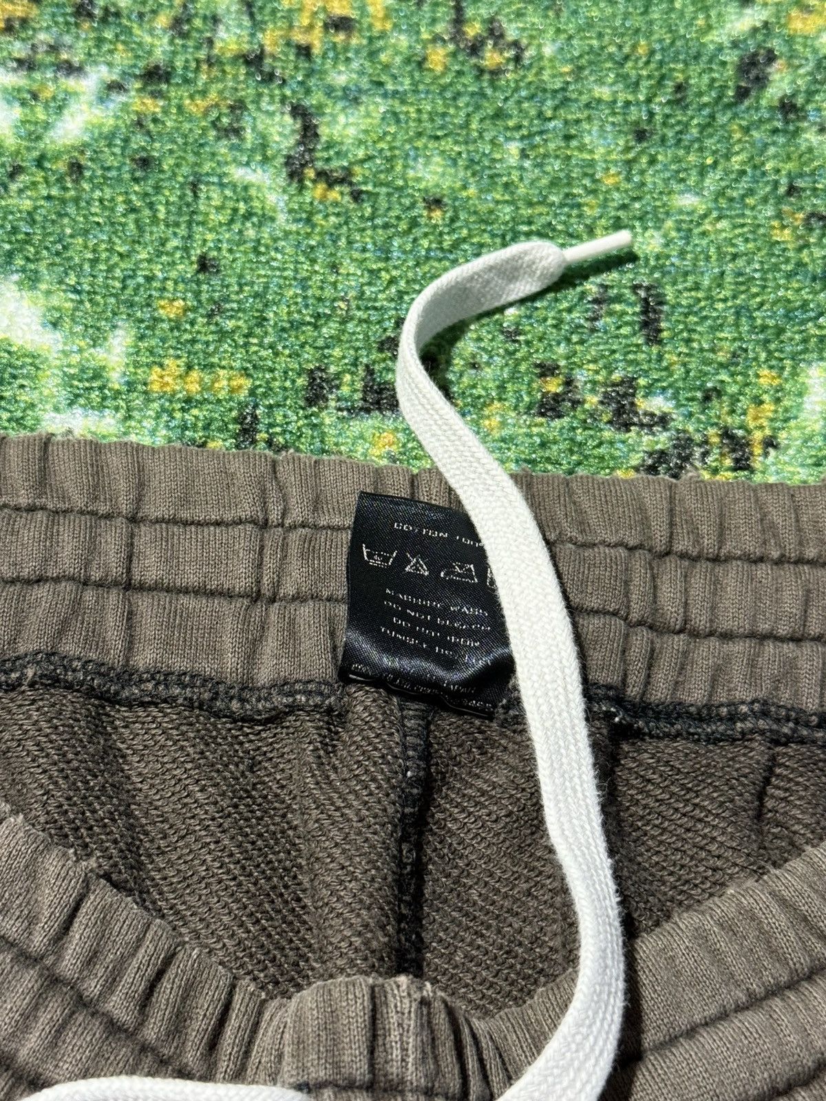 Number (N)ine Number (N)ine SS05 “Nightcrawler” Multi-Pocket Cargo Capris Size US 30 / EU 46 - 10 Thumbnail