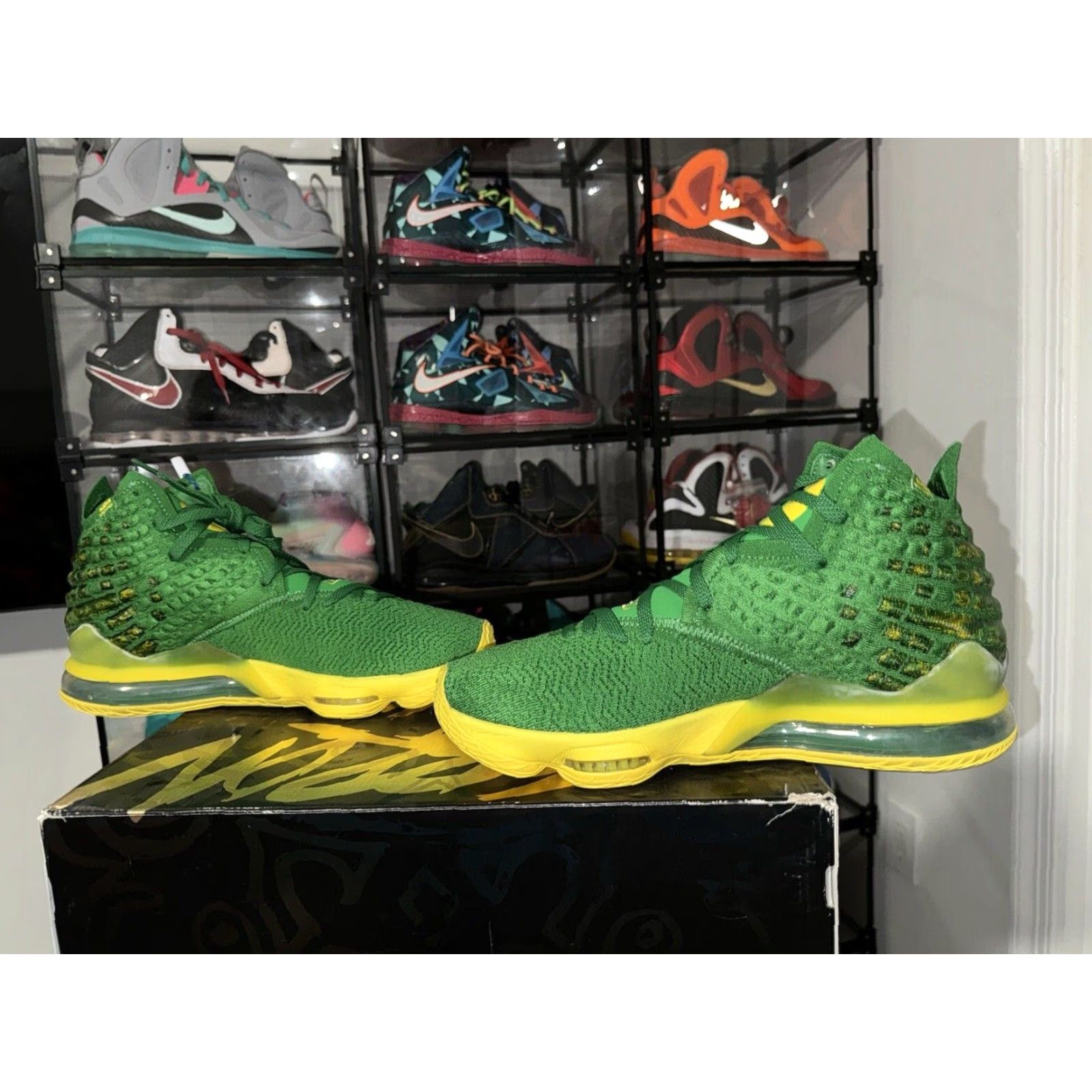 Nike Lebron 17 Oregon Ducks Team Issued PE Promo Sample Size 10.5 RARE Nike Sneaker Mens Green Duck 10.5 Size US 11 / EU 44 - 7 Thumbnail