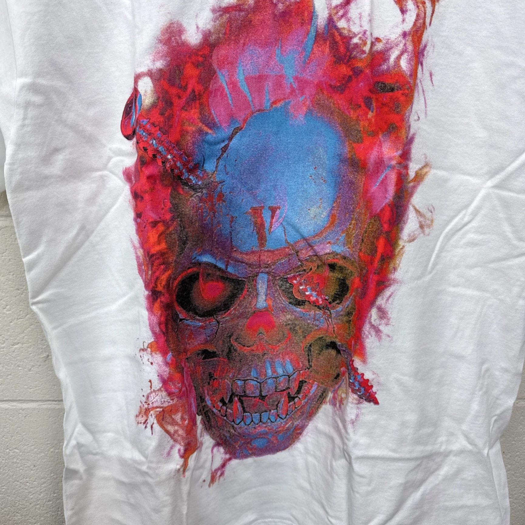 VLONE T-Shirt WHITE Blue Red Flame Skull Limited Edition L Unisex Adults Crew Neck Short Sleeve Graphic Print Cotton Regular Fit Vintage? No.