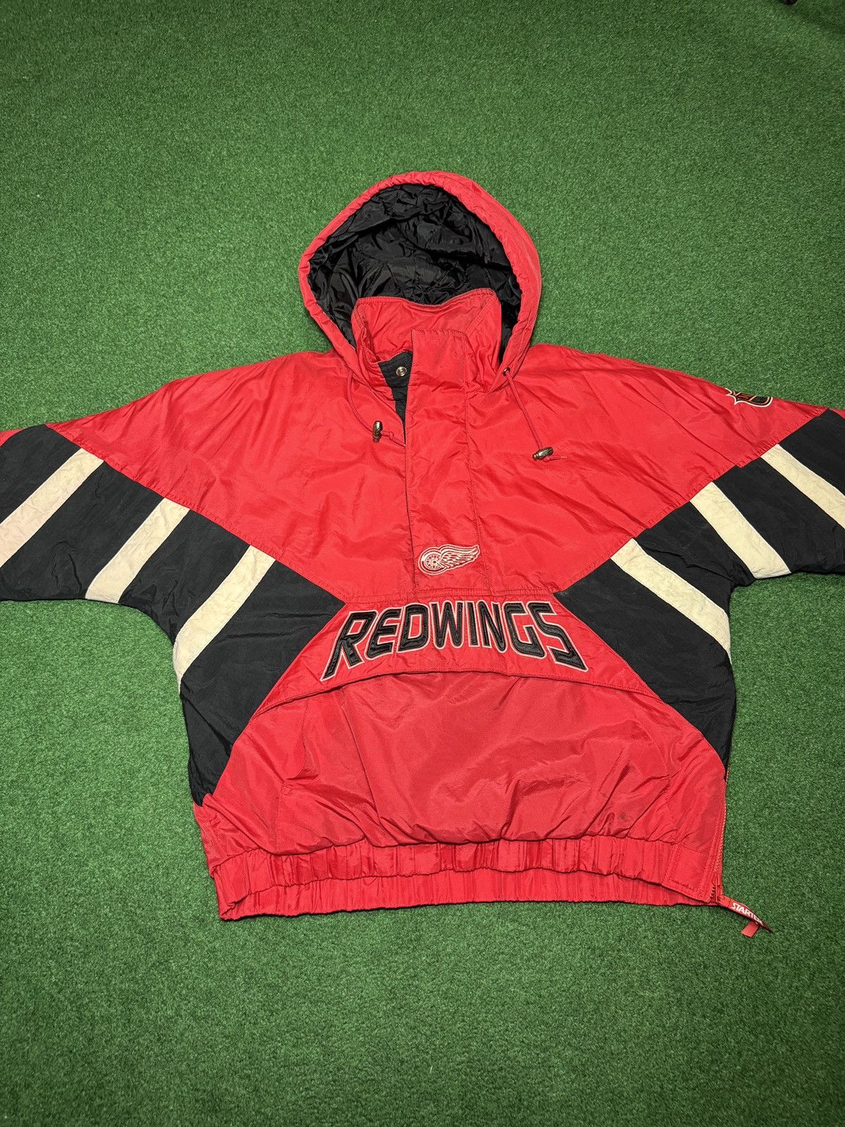 Starter Vintage Detroit Red Wings 90s Starter NHL Jacket XL Puffer Size US XL / EU 56 / 4 - 6 Thumbnail