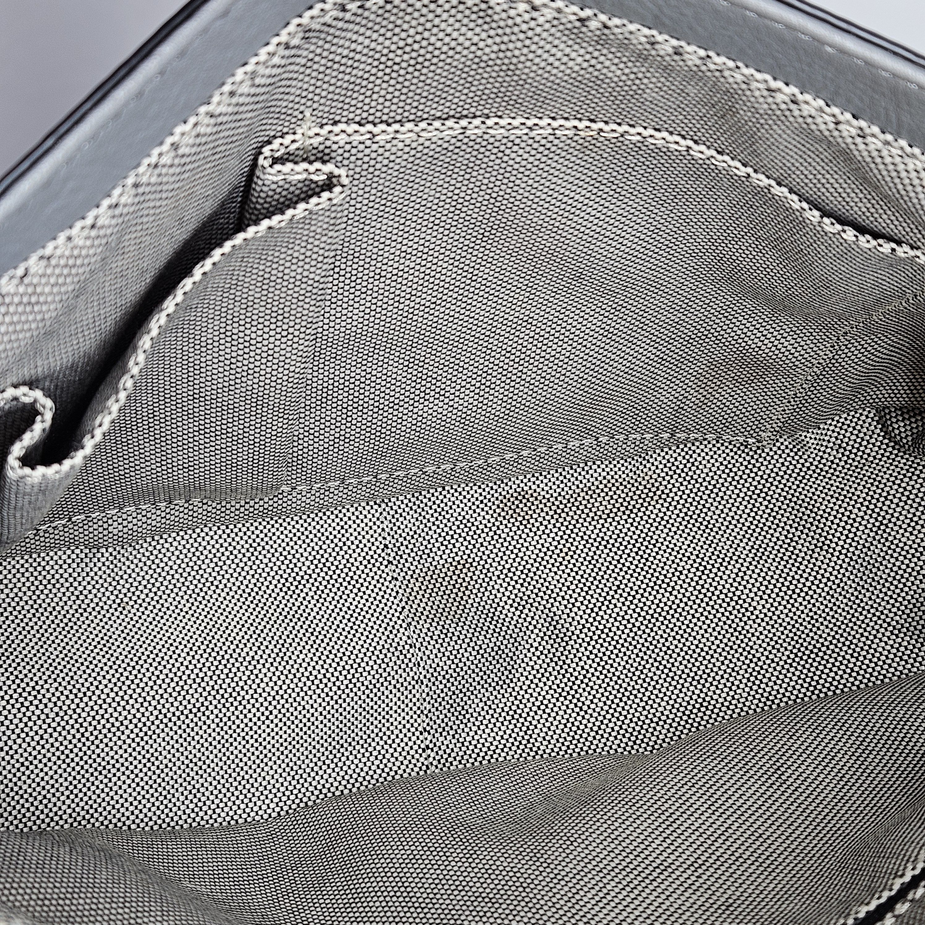 Vince Camuto Vince Camuto 12x10x4" Messanger Shoulder Bag Grey Suede Size ONE SIZE - 10 Thumbnail