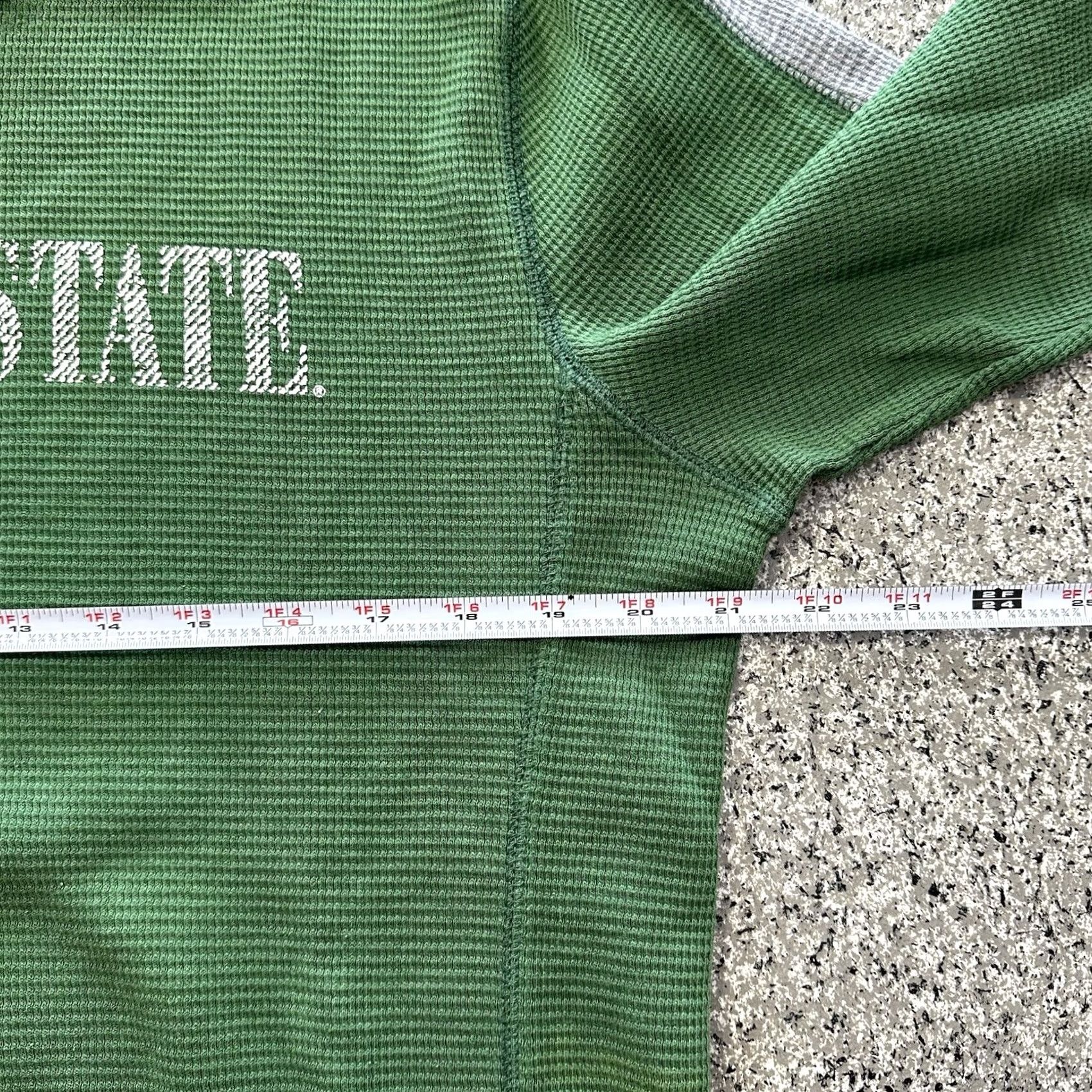 Nike VINTAGE Nike Michigan State Spartans Thermal LS Shirt Mens L Green Center Swoosh Size US L / EU 52-54 / 3 - 5 Thumbnail