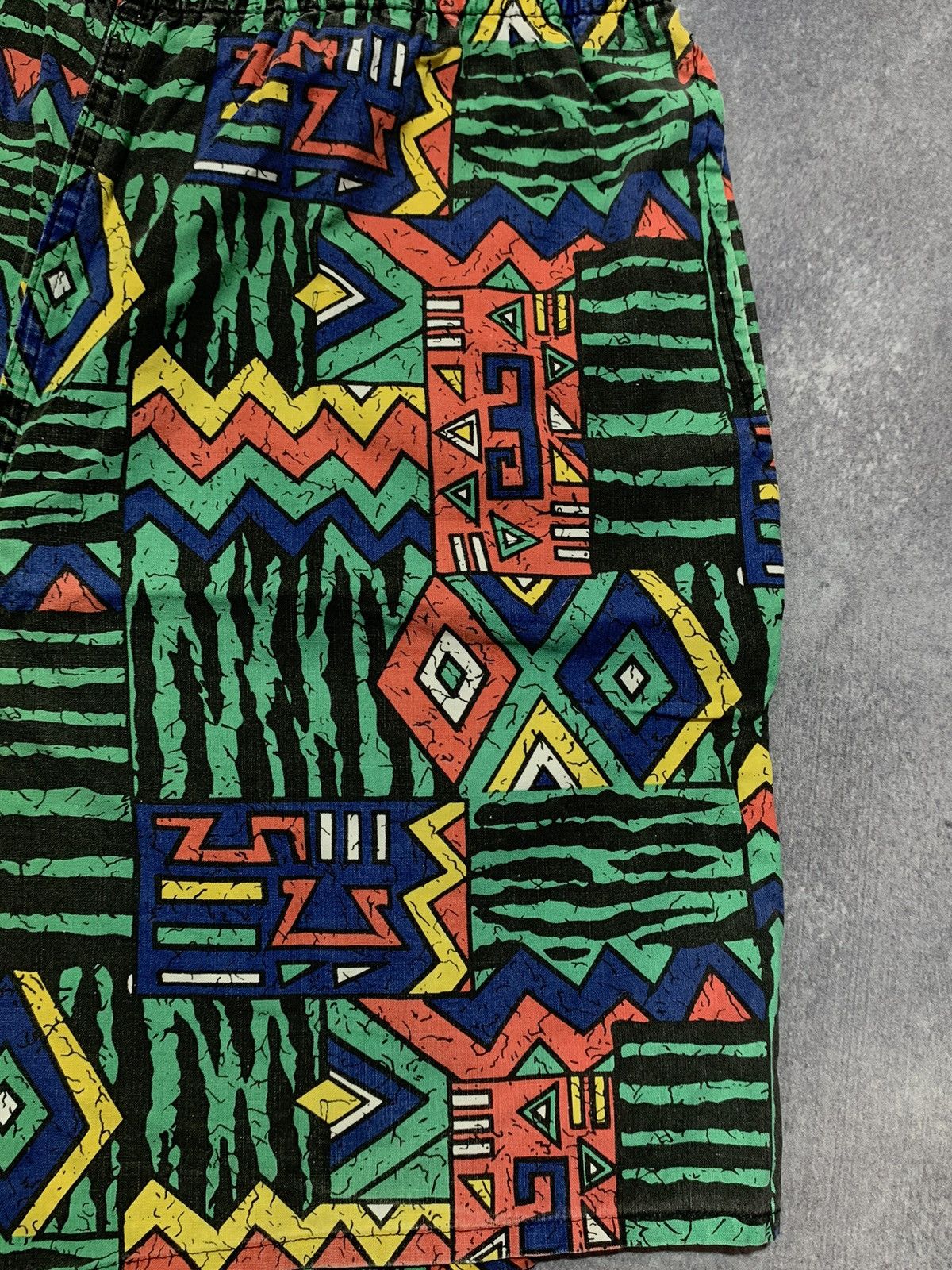 Vintage Vintage 90s art shorts streetwear Hawaiian style size L Size US 36 / EU 52 - 5 Thumbnail