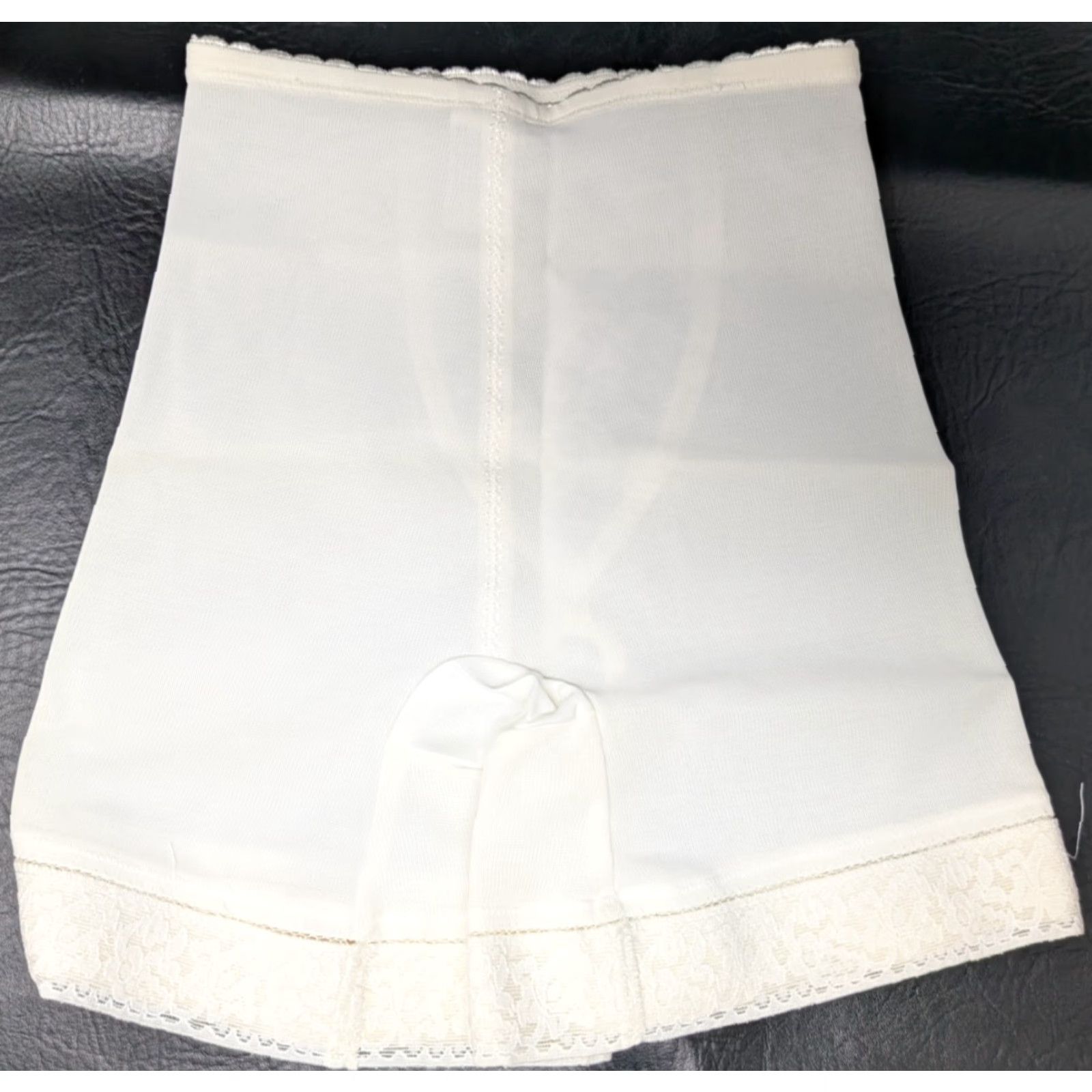 Vintage VINTAGE Playtex Girdle Small White Floral Panty 2866 Free Spirit Average Leg 1960s Nylon White Womens Size 28" / US 6 / IT 42 - 3 Thumbnail