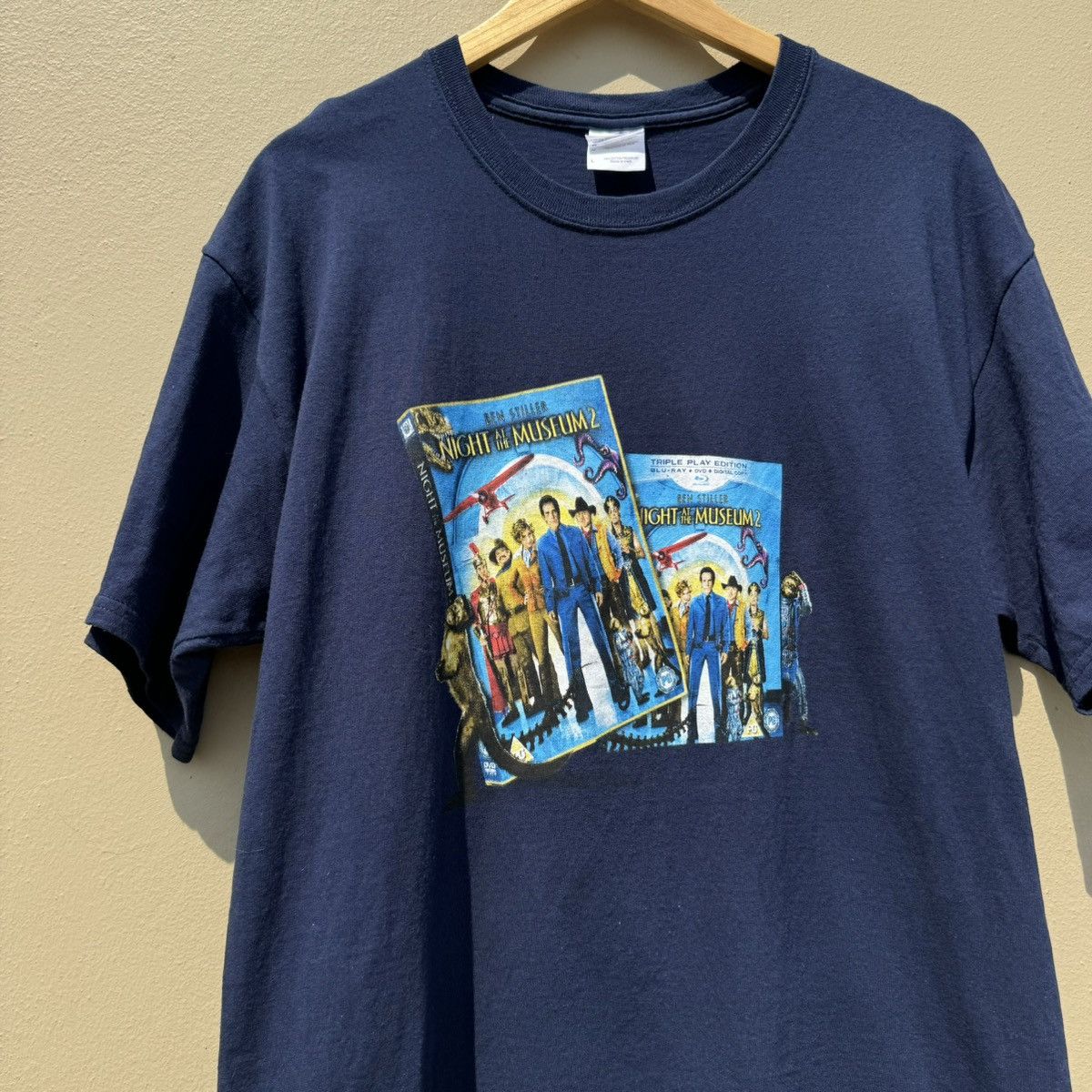 image of Night At The Museum 2009 Dvd Movie T Shirt in Navy, Men's (Size Large)