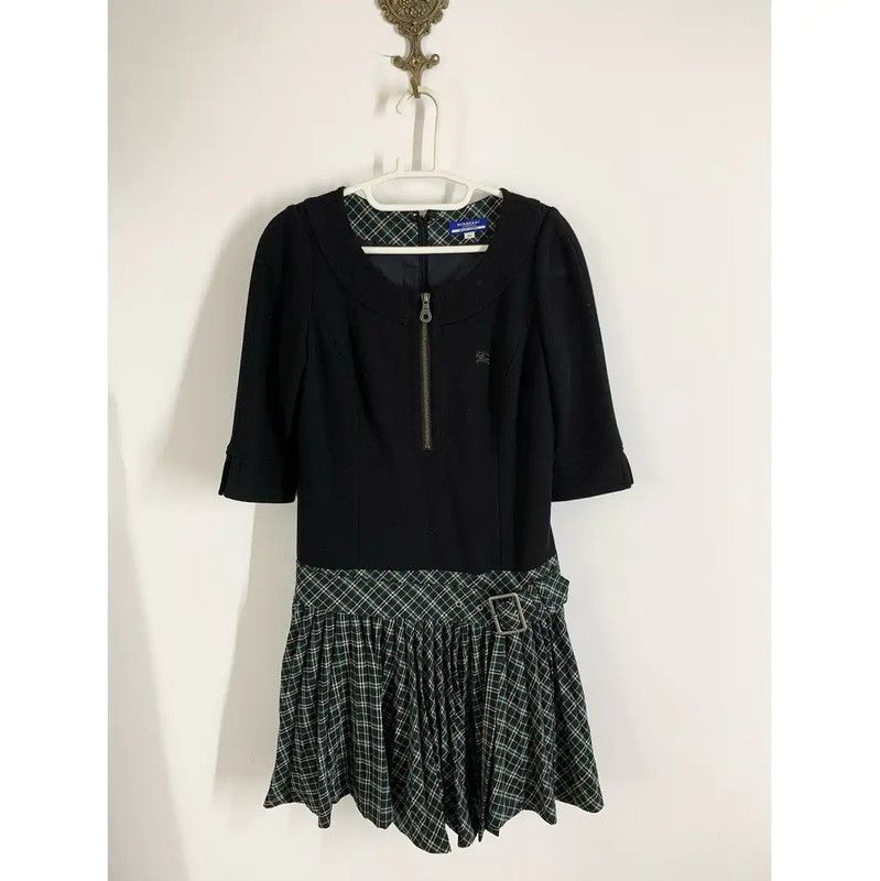 Burberry Burberry Black Wool Blend Pleated Dress Size M / US 6-8 / IT 42-44 - 1 Thumbnail
