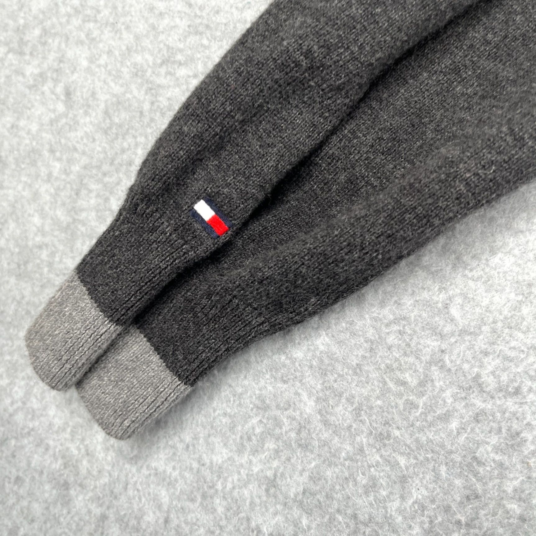 Tommy Hilfiger Tommy Hilfiger Grandpa Sweater Long Sleeve V-Neck Gray L Men Casual Pullover Knit Cotton Logo Vintage: No Size US L / EU 52-54 / 3 - 7 Thumbnail
