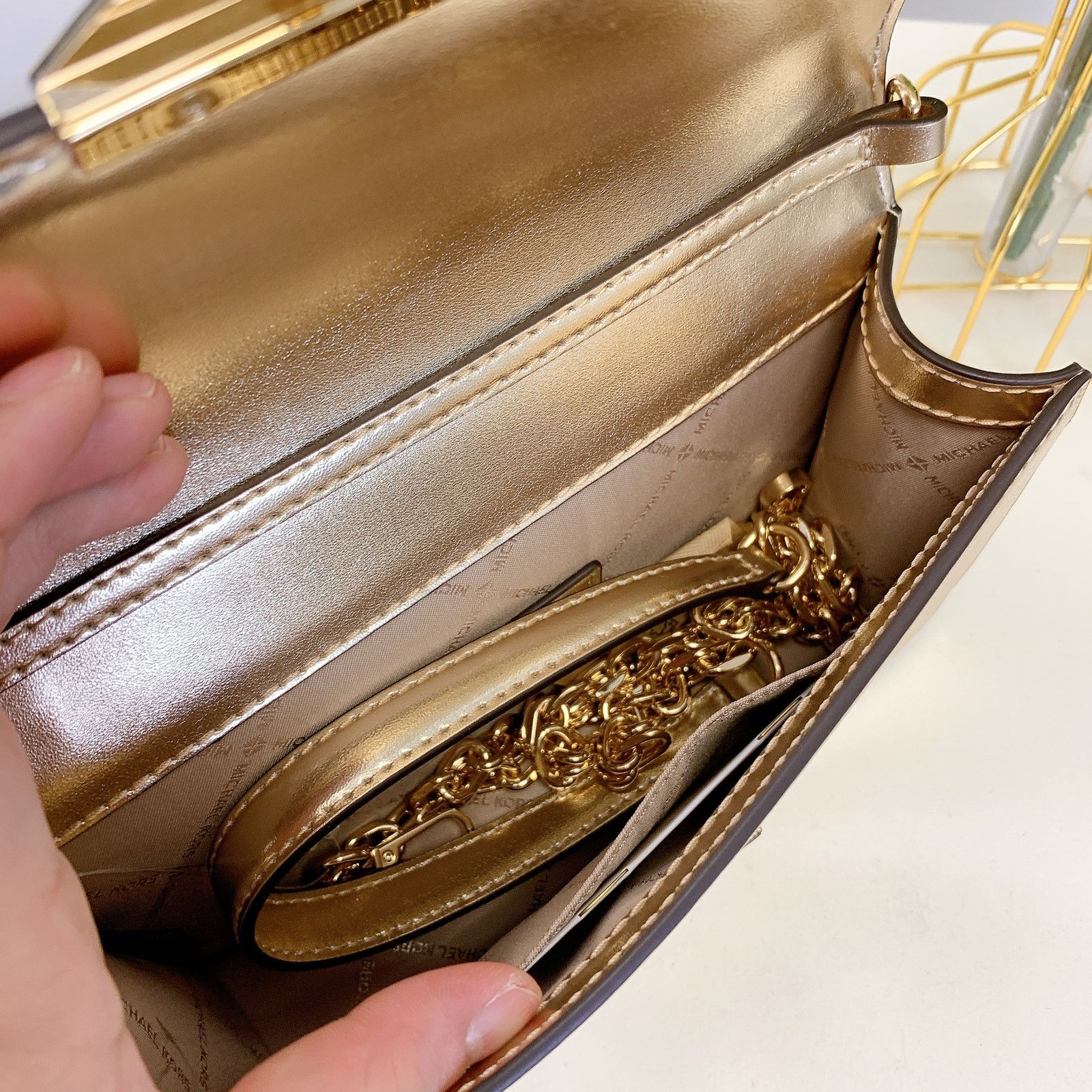 Michael Kors Michael Kors 35F2G0EC6M Cece Medium Metallic Faux Leather Size ONE SIZE - 6 Thumbnail