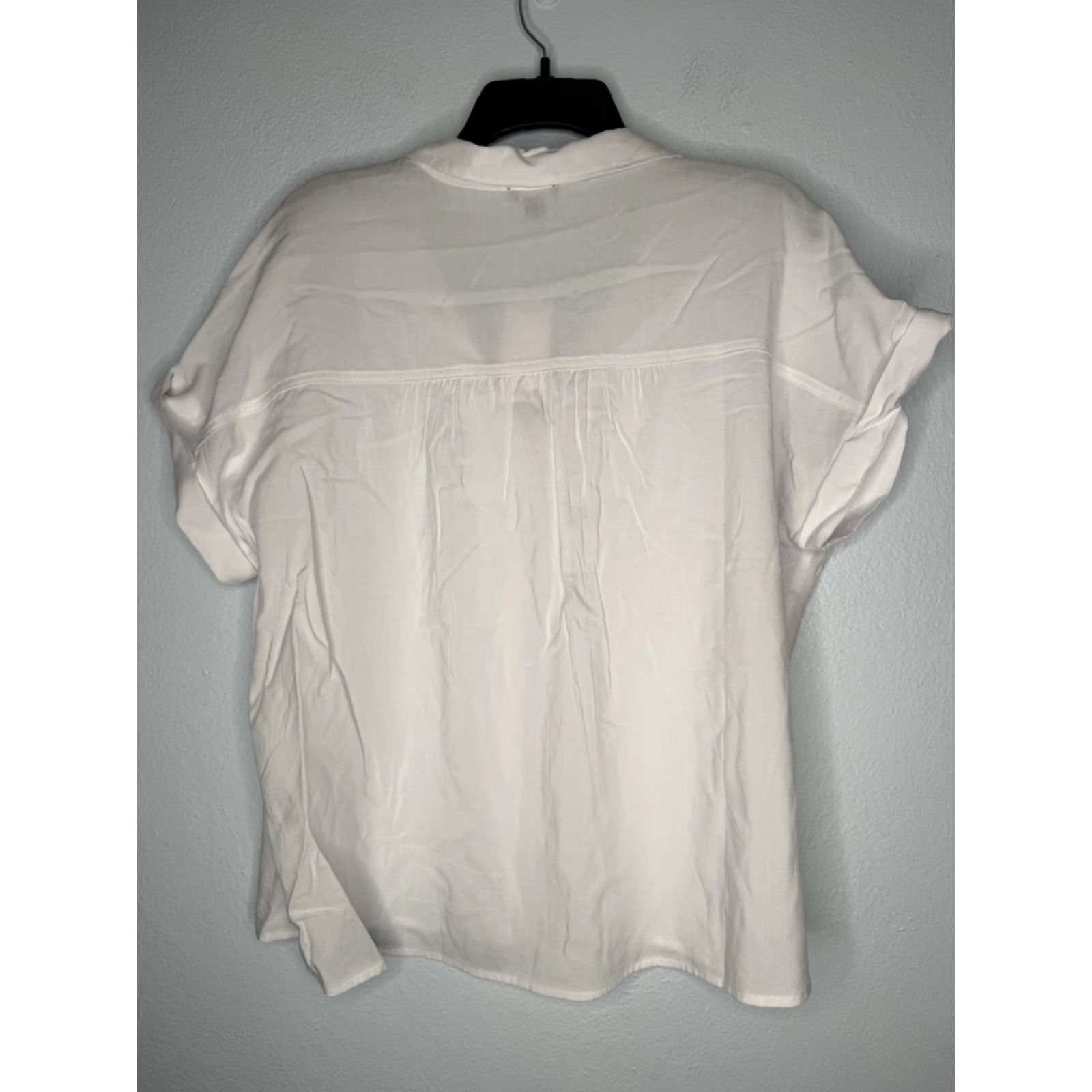 Splendid Splendid White Button-Up Shirt Women’s L Regular Cotton Knit Solid Collared Long Sleeve Casual Machine Washable 24" Chest 24" Length Vintage No Womens Size L / US 10 / IT 46 - 2 Thumbnail