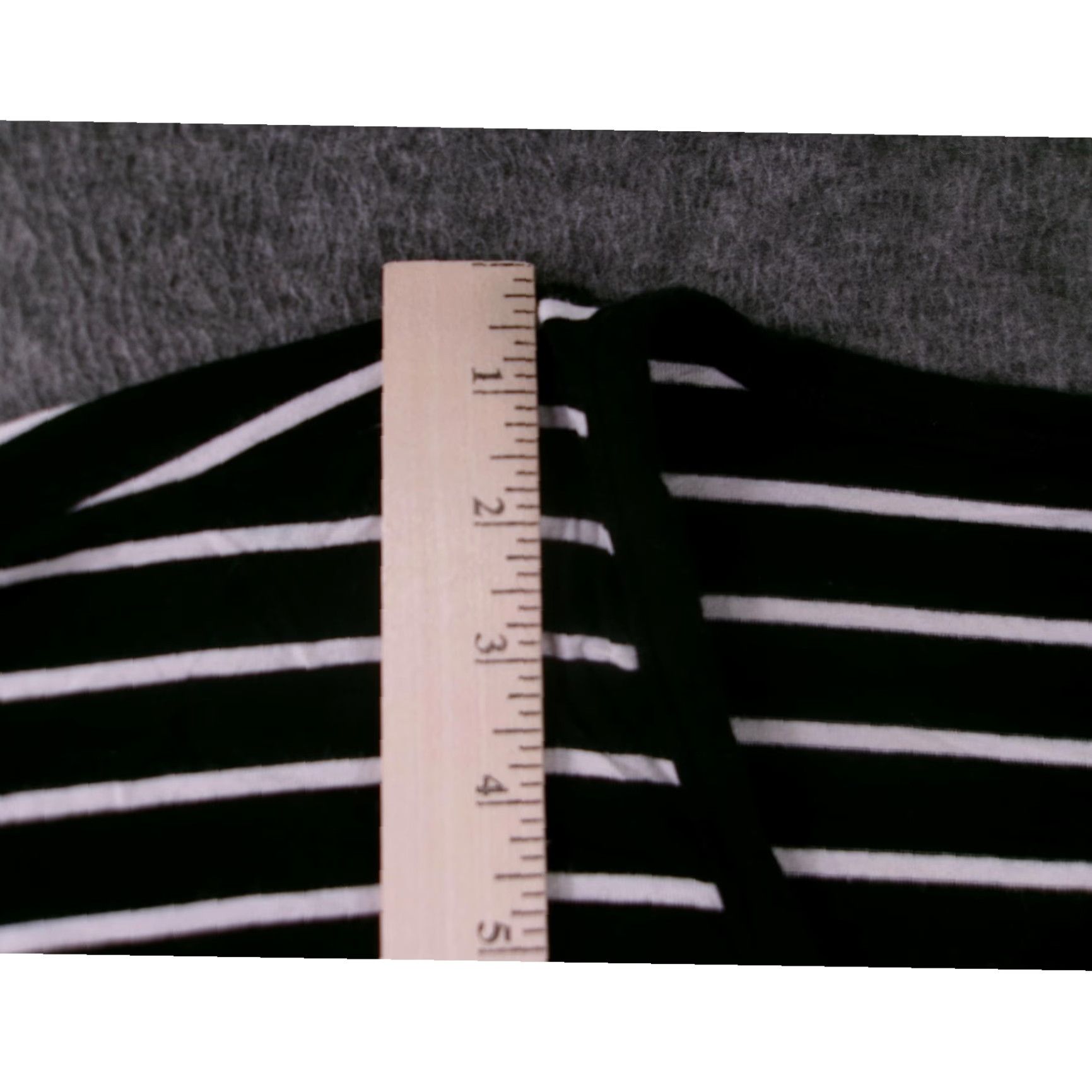 Old Navy VINTAGE Old Navy Womens T-Shirt Adult XXL Tall Black White Stripes V-Neck Short Sleeve Casual Summer Size XXL / US 16-18 / IT 52-54 - 4 Thumbnail