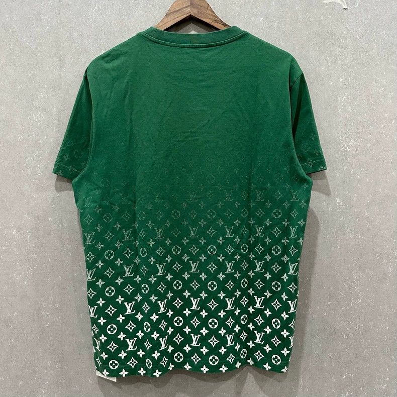 Louis Vuitton Louis Vuitton Logo gradient short sleeve T-shirt Size US L / EU 52-54 / 3 - 2 Thumbnail