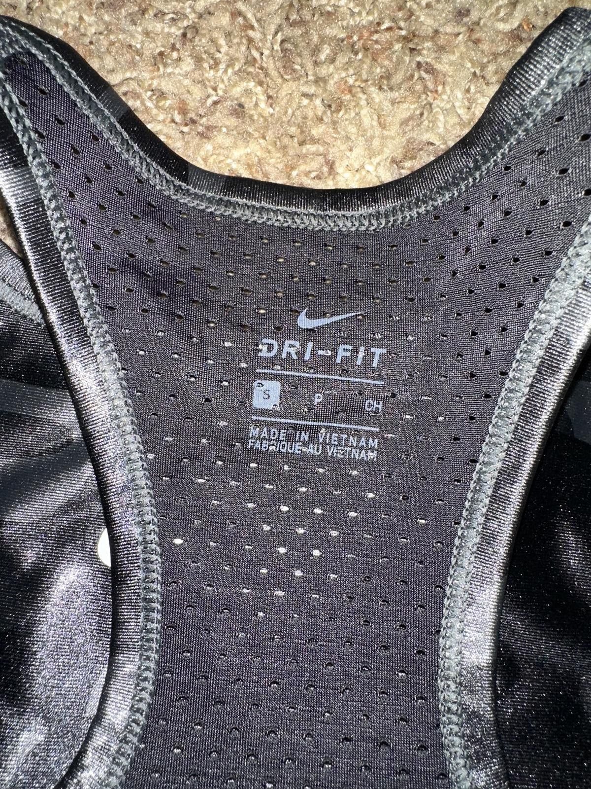 Nike Nike Dri-FIT Swoosh Medium-Support 1-Piece Pad High-Neck Sports Bra Sample Size ONE SIZE - 2 Thumbnail