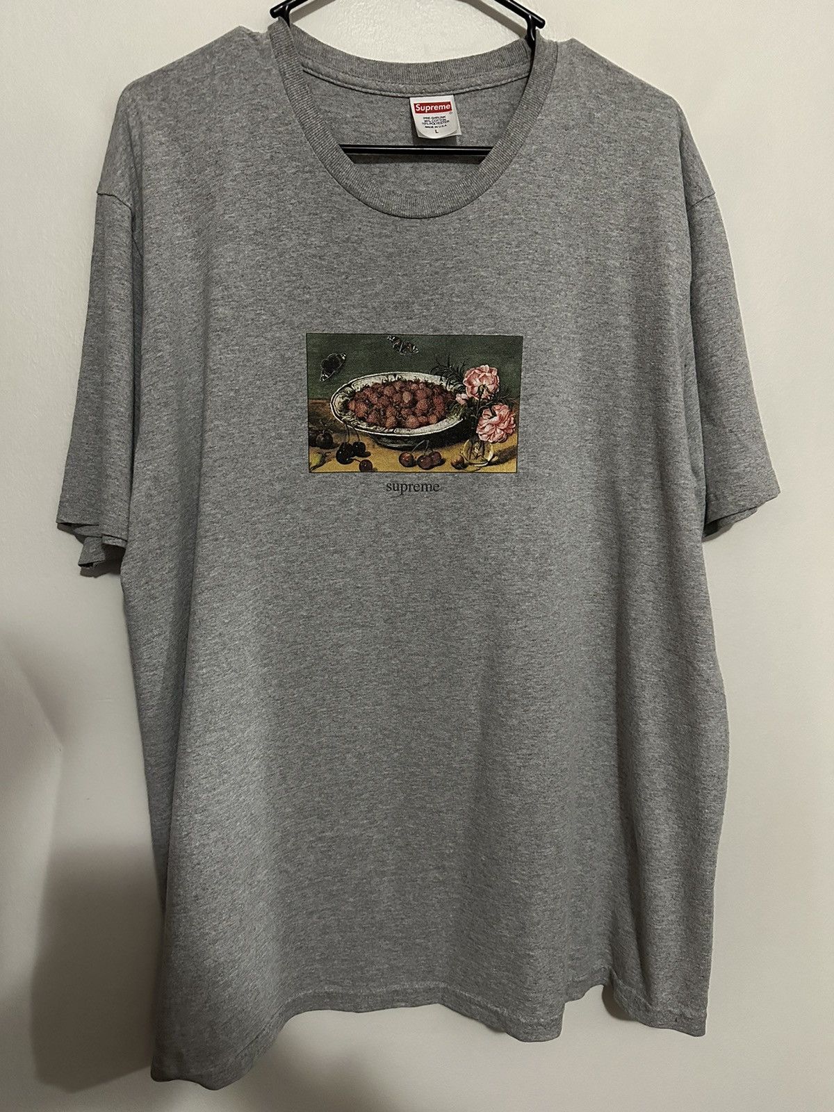 Supreme Supreme Strawberries Tee Size US L / EU 52-54 / 3 - 1 Thumbnail