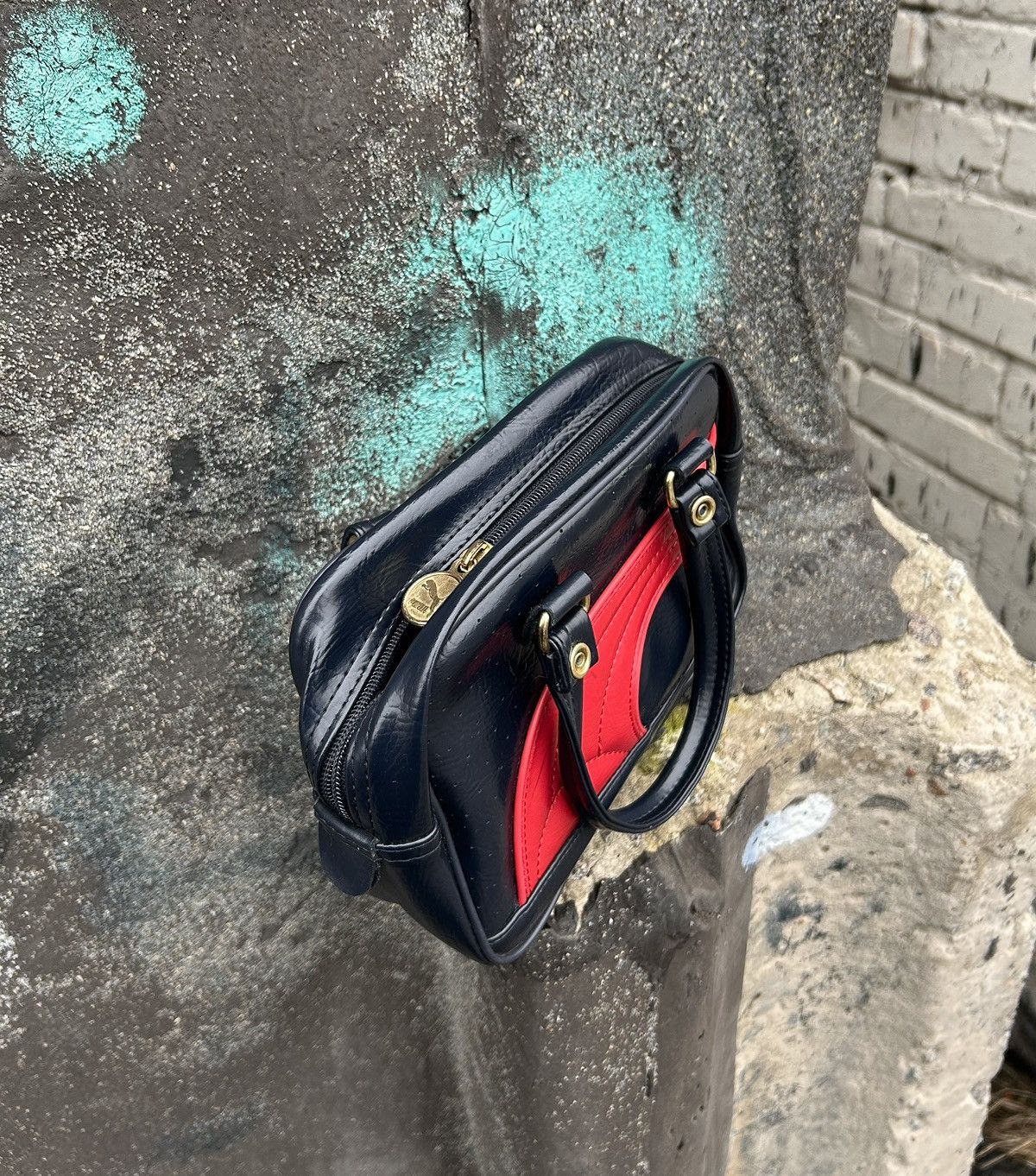 Puma × Vintage Vintage Puma Y2k Leather Mini Bag Size ONE SIZE - 9 Thumbnail