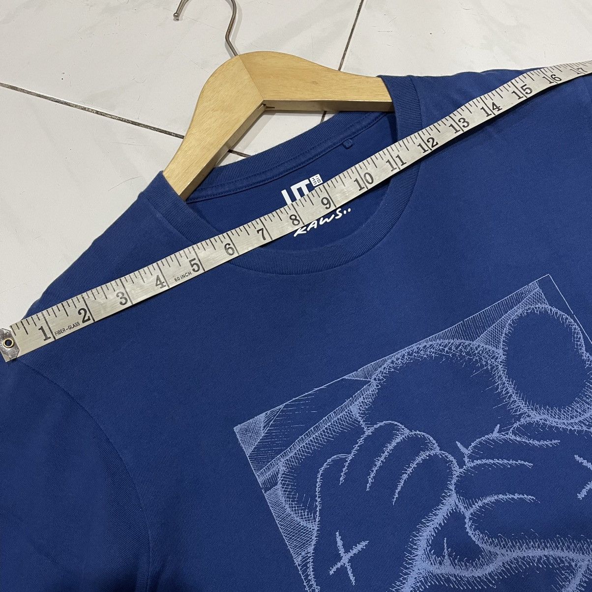 Kaws × Uniqlo Rare vintage Kaws uniqlo tee Size US M / EU 48-50 / 2 - 9 Thumbnail