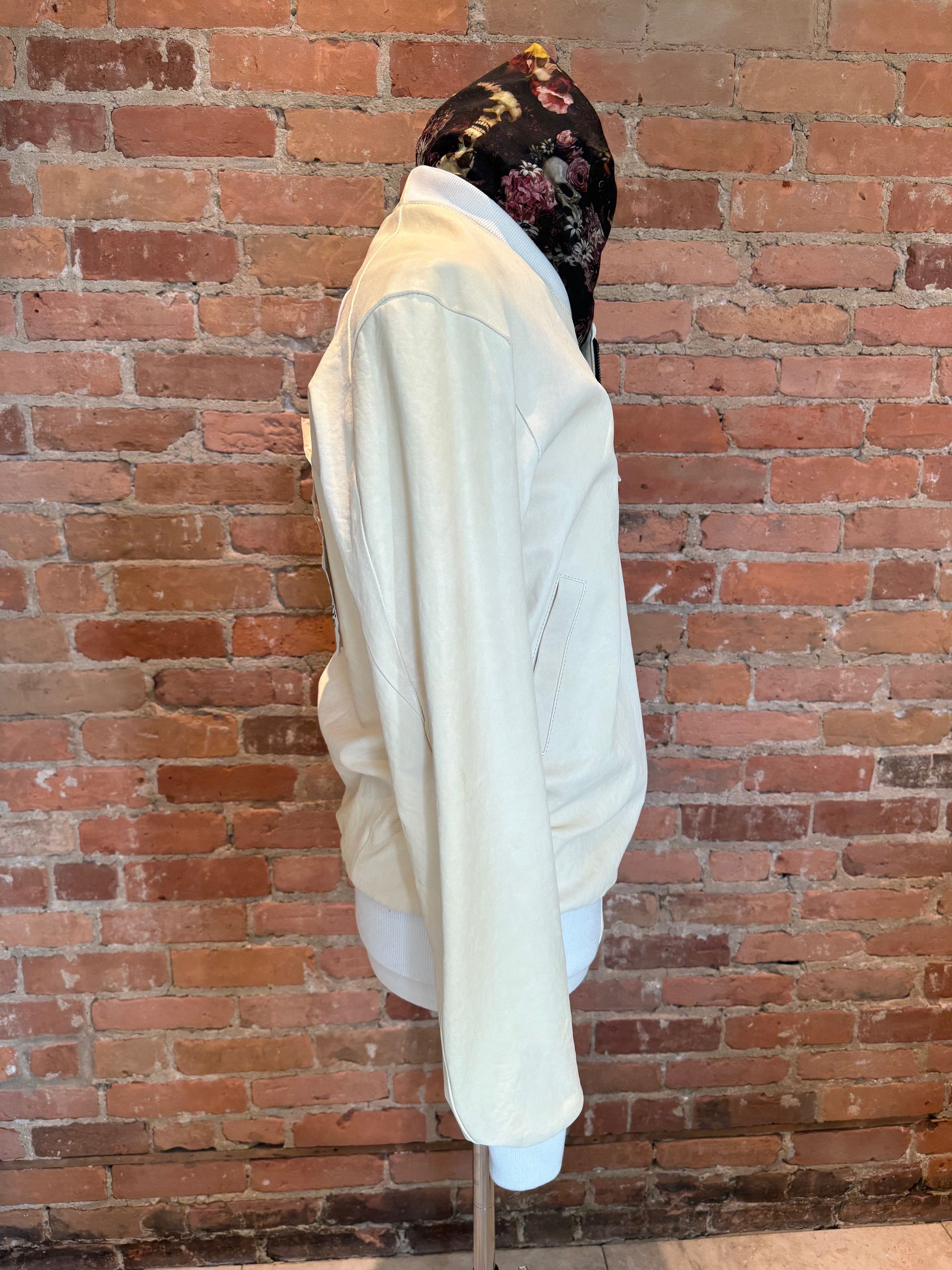 11 By Boris Bidjan Saberi 11 by Boris Bidjan Saberi - White Lambskin Bomber Jacket Size US M / EU 48-50 / 2 - 4 Thumbnail