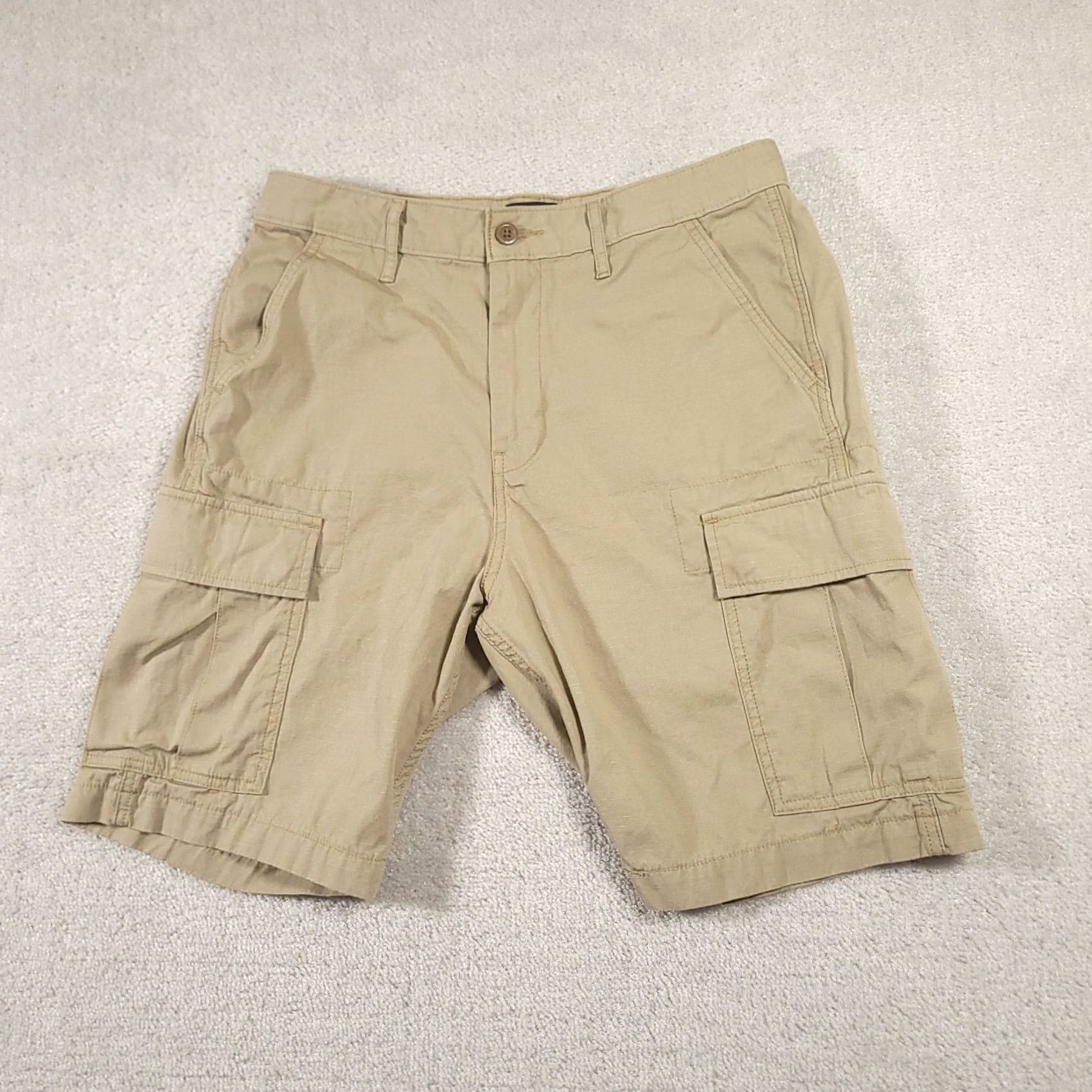 Levi's Levi's Cargo Shorts 31x9" Khaki Ripstop Mens Flat Front Pockets 9" Inseam Beige Cotton Vintage? No Size US 32 / EU 48 - 2 Thumbnail