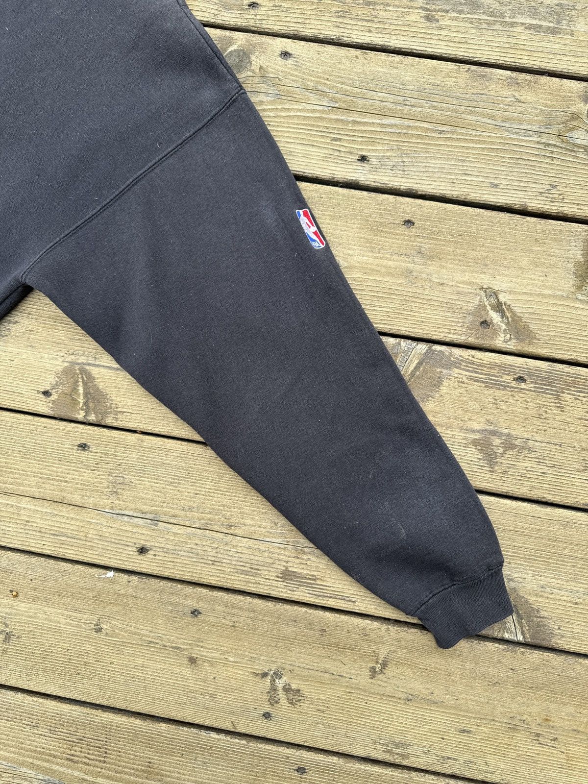 Starter Vintage 90s Chicago Bulls Starter Crewneck XL Sun Faded Size US XL / EU 56 / 4 - 10 Thumbnail