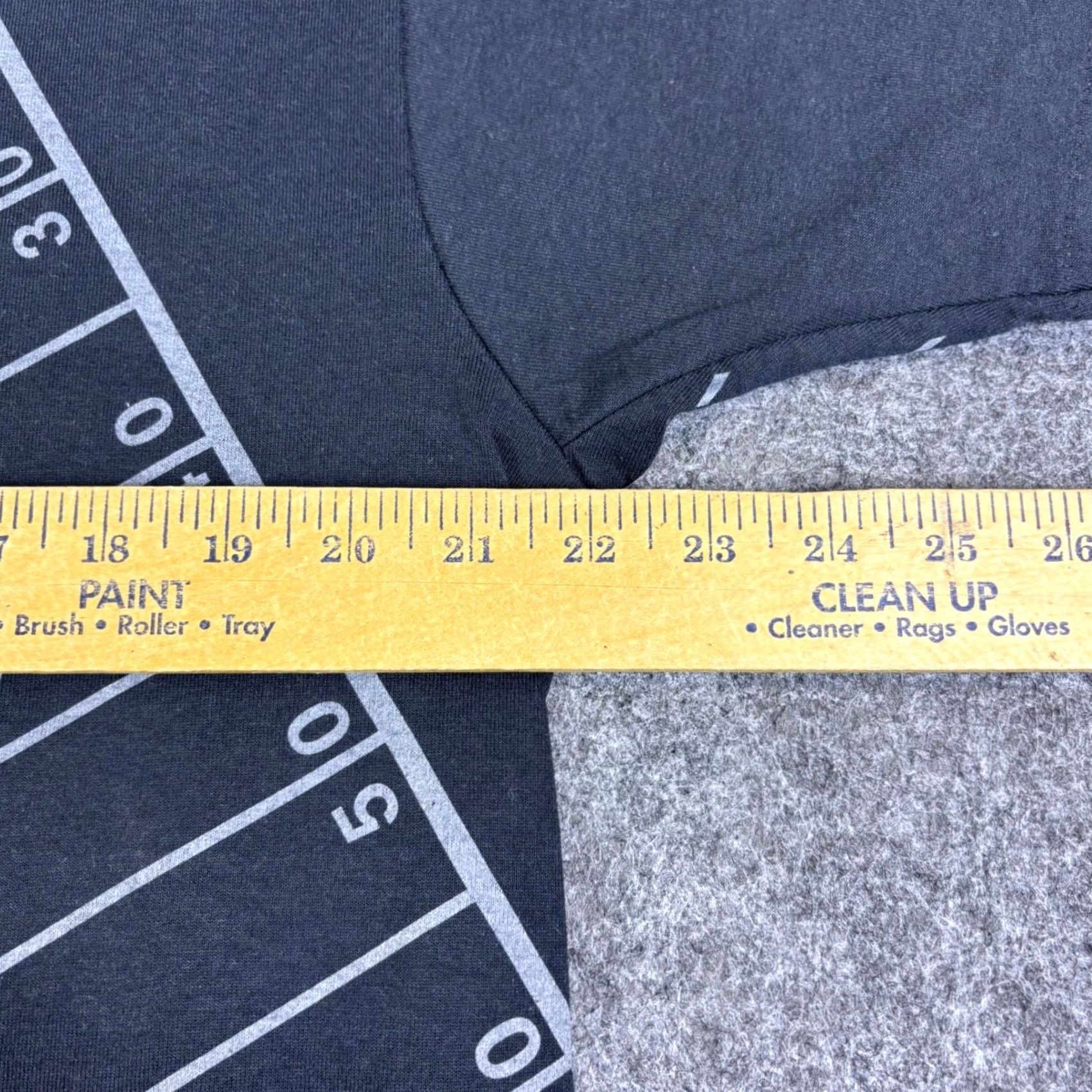 Vintage VINTAGE Screen Stars Best Football Graphic T-Shirt XL Black All Over Print 90s Mens Size US XL / EU 56 / 4 - 3 Thumbnail