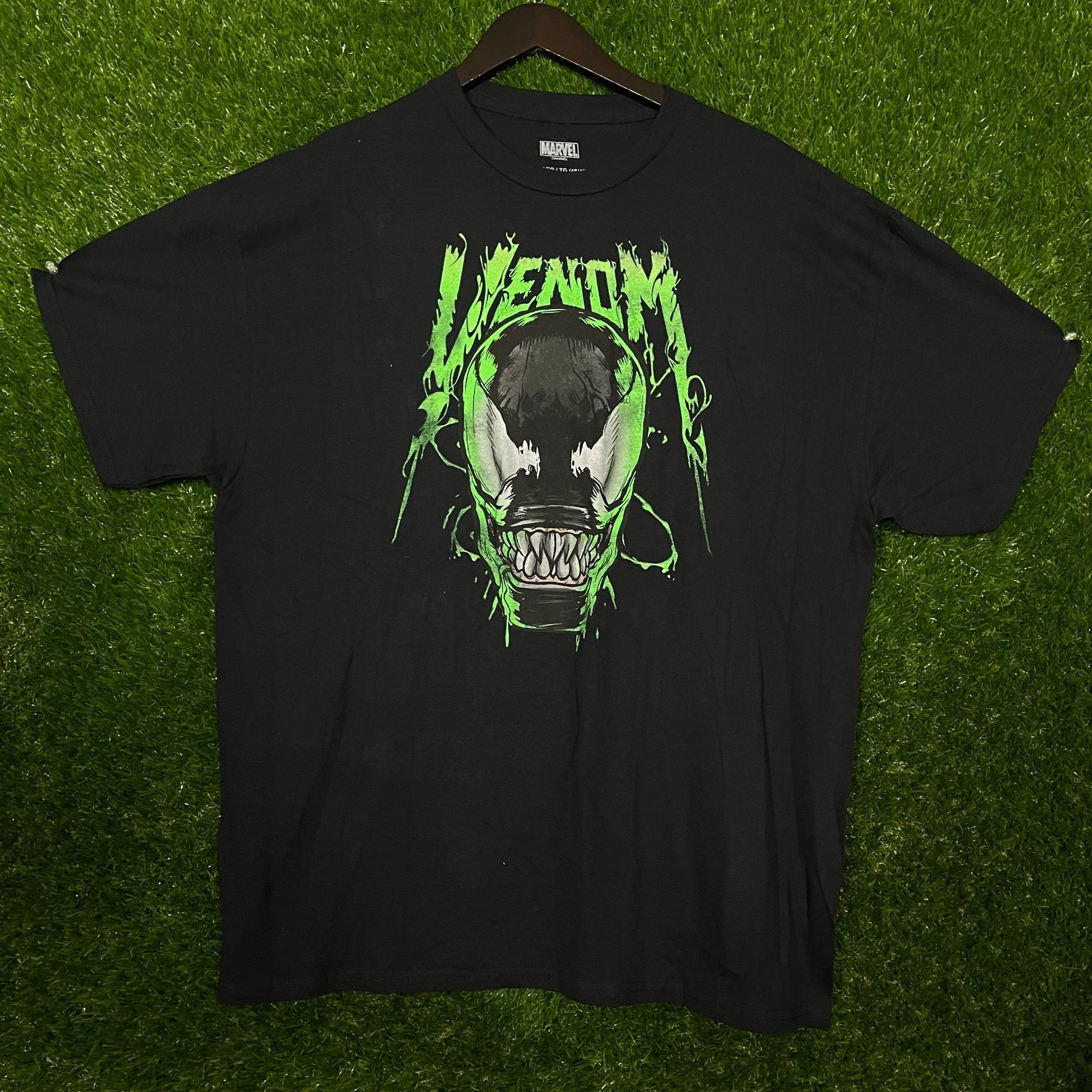Marvel Comics Marvel Comics Venom Graphic T-shirt size XL Size US XL / EU 56 / 4 - 1 Thumbnail